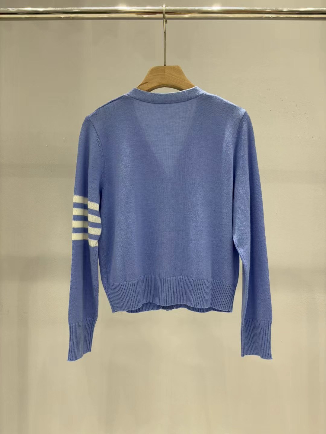 上新🆕🆕Thom Browne 25早秋新款 提花小狗针织V领开衫码数：SML