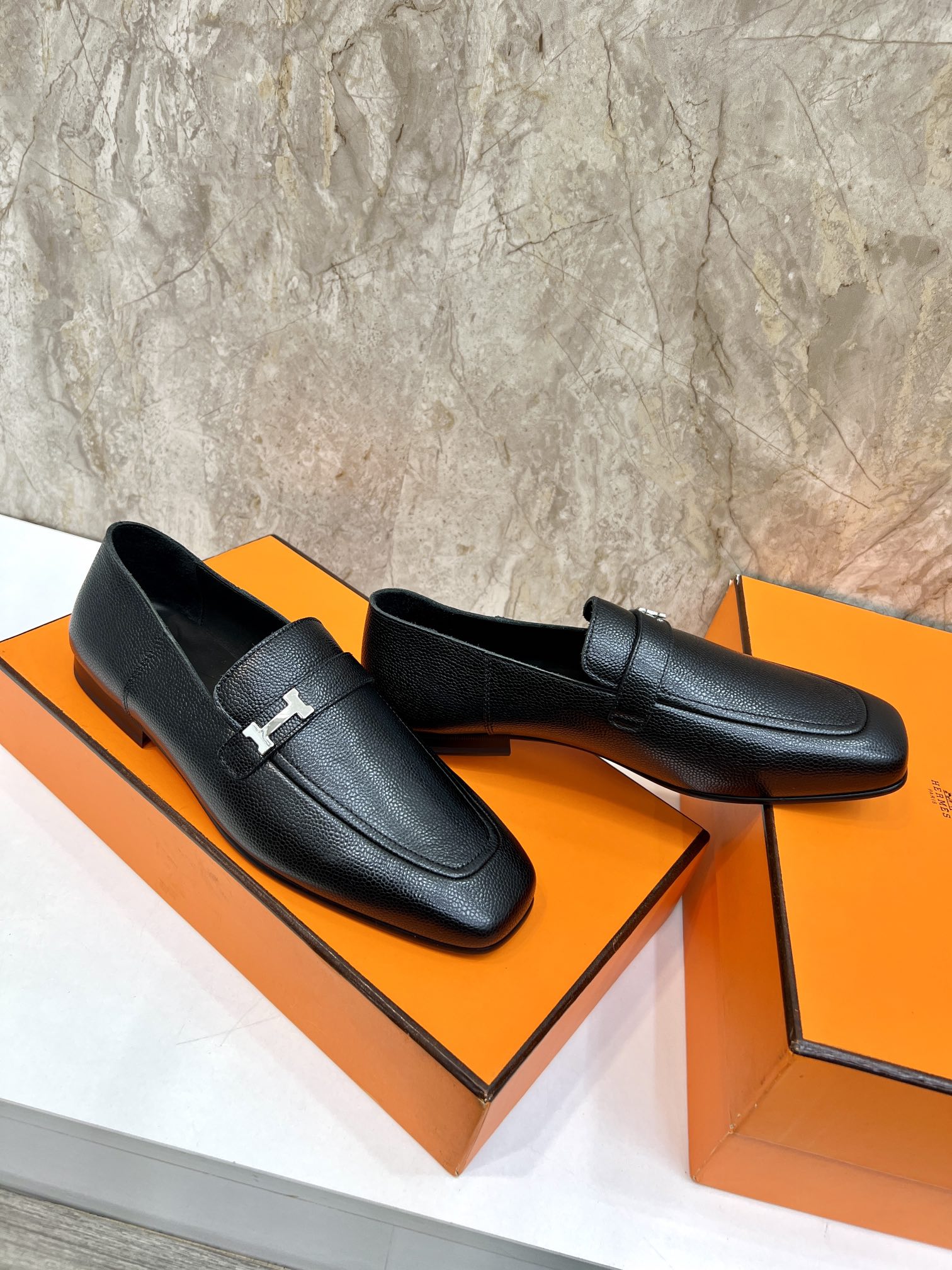 Hermès Giovanni Loafers: Black Leather, Palladium Buckle, Classic Style, Size 39-44 6 i1696481058 2268 4