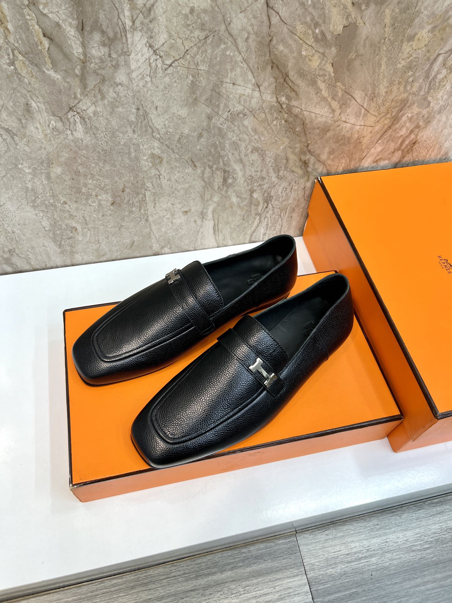 Hermès Giovanni Loafers: Black Leather, Palladium Buckle, Classic Style, Size 39-44 3 i1696481058 8669 1