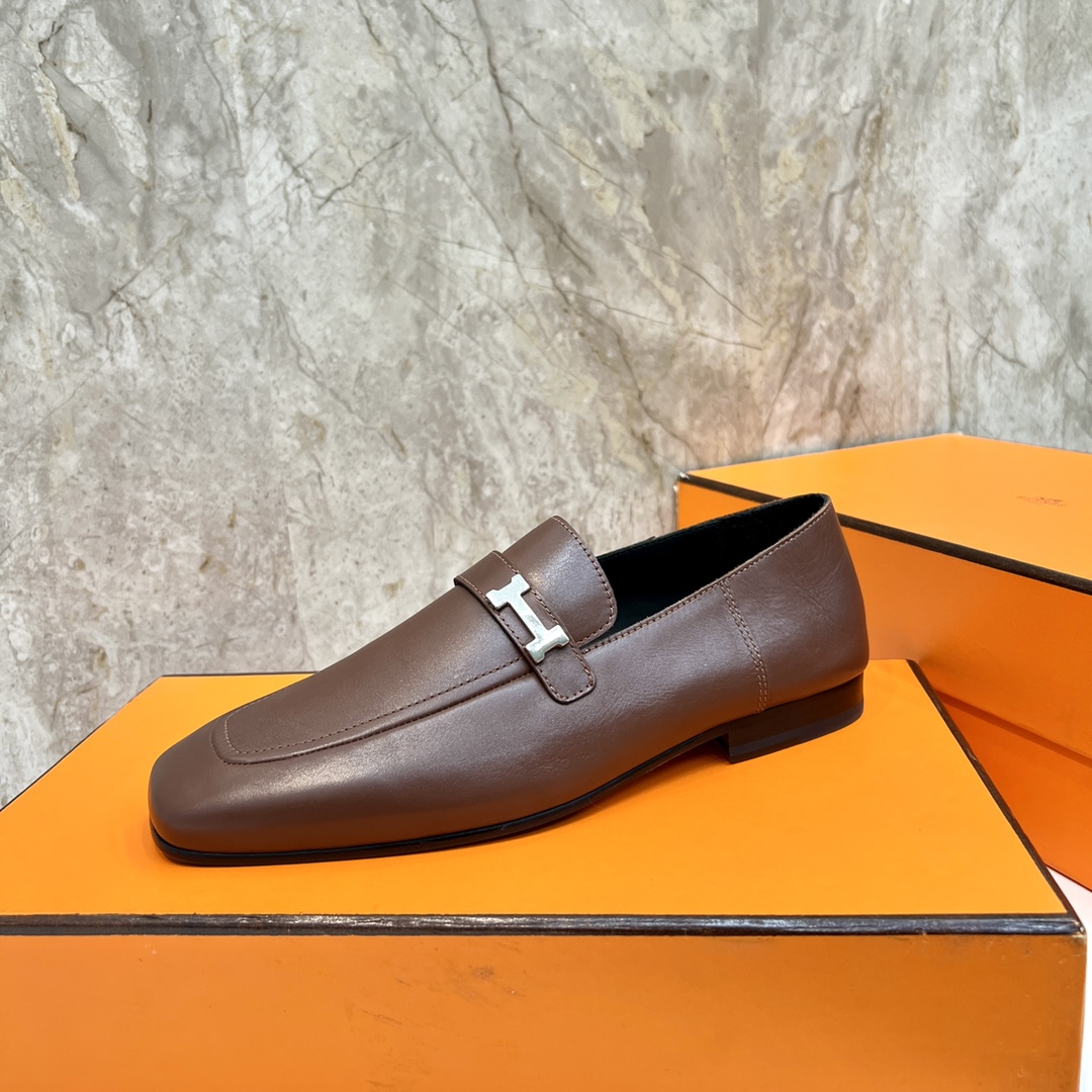Hermès Giovanni Leather Loafers with Palladium Buckle - Elegant Style 7 i1696481112 3729 5
