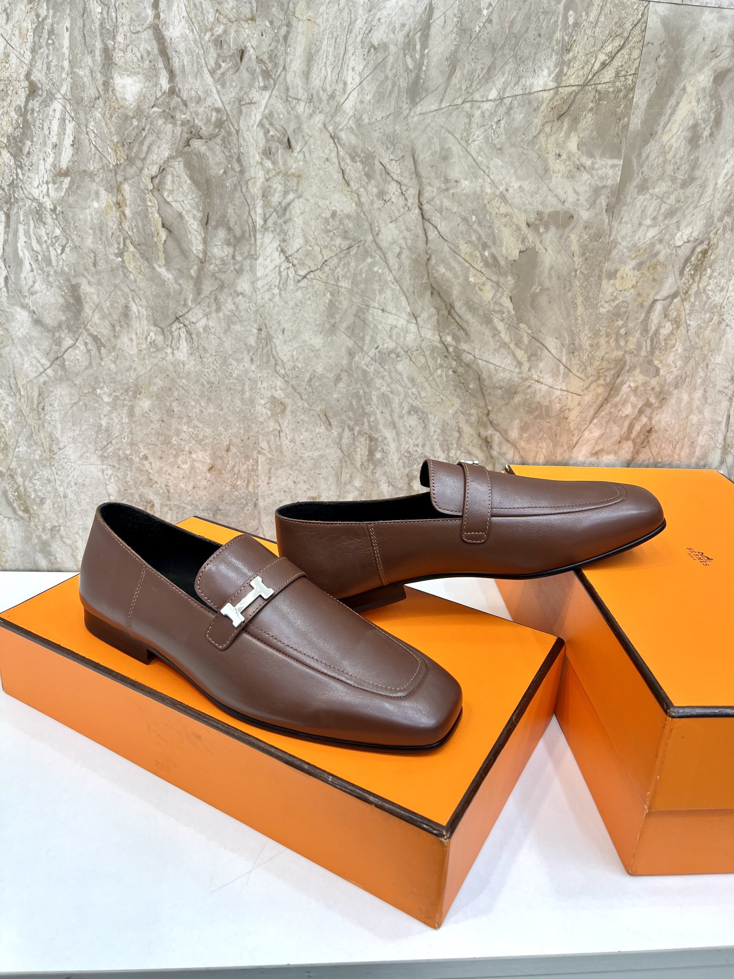 Hermès Giovanni Leather Loafers with Palladium Buckle - Elegant Style 6 i1696481112 4469 4