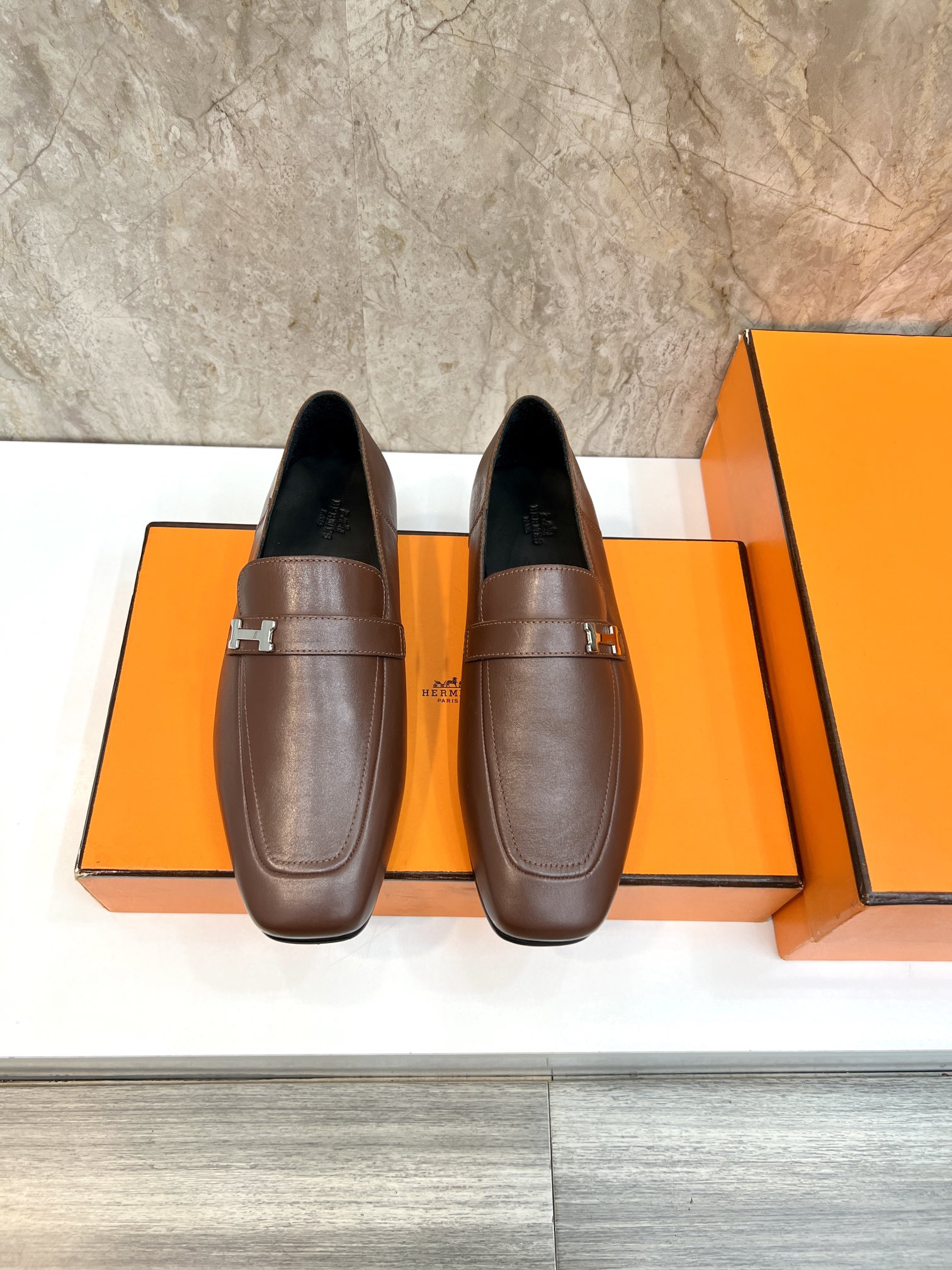 Hermès Giovanni Leather Loafers with Palladium Buckle - Elegant Style 2 i1696481112 5957 0