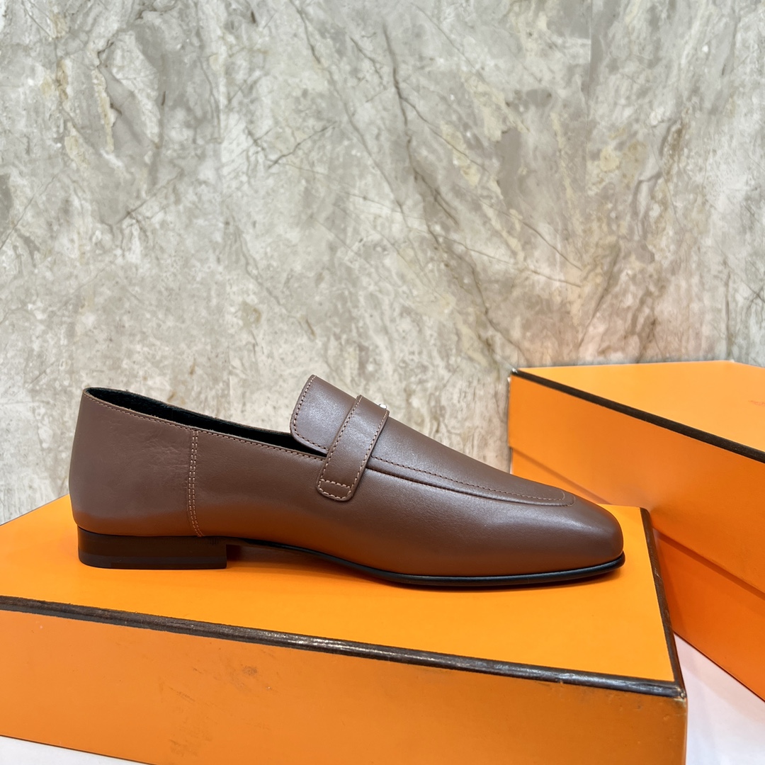 Hermès Giovanni Leather Loafers with Palladium Buckle - Elegant Style 8 i1696481112 7855 6
