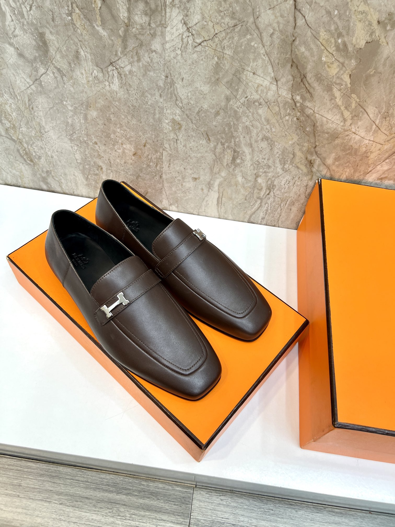 Hermès Giovanni Loafers in Brown Leather with Palladium Paris Buckle 5 i1696481133 3611 3