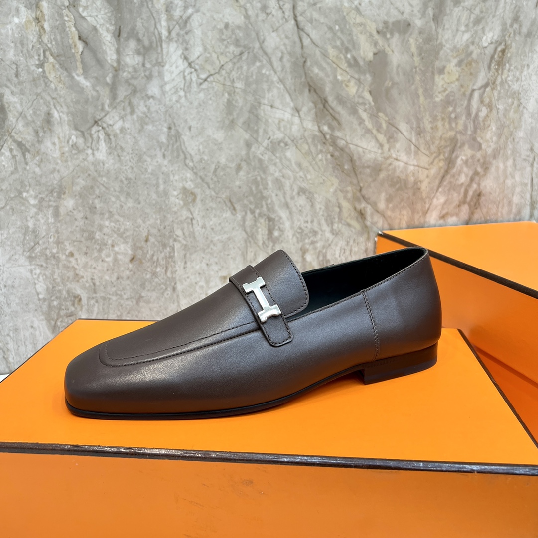 Hermès Giovanni Loafers in Brown Leather with Palladium Paris Buckle 7 i1696481133 7246 5