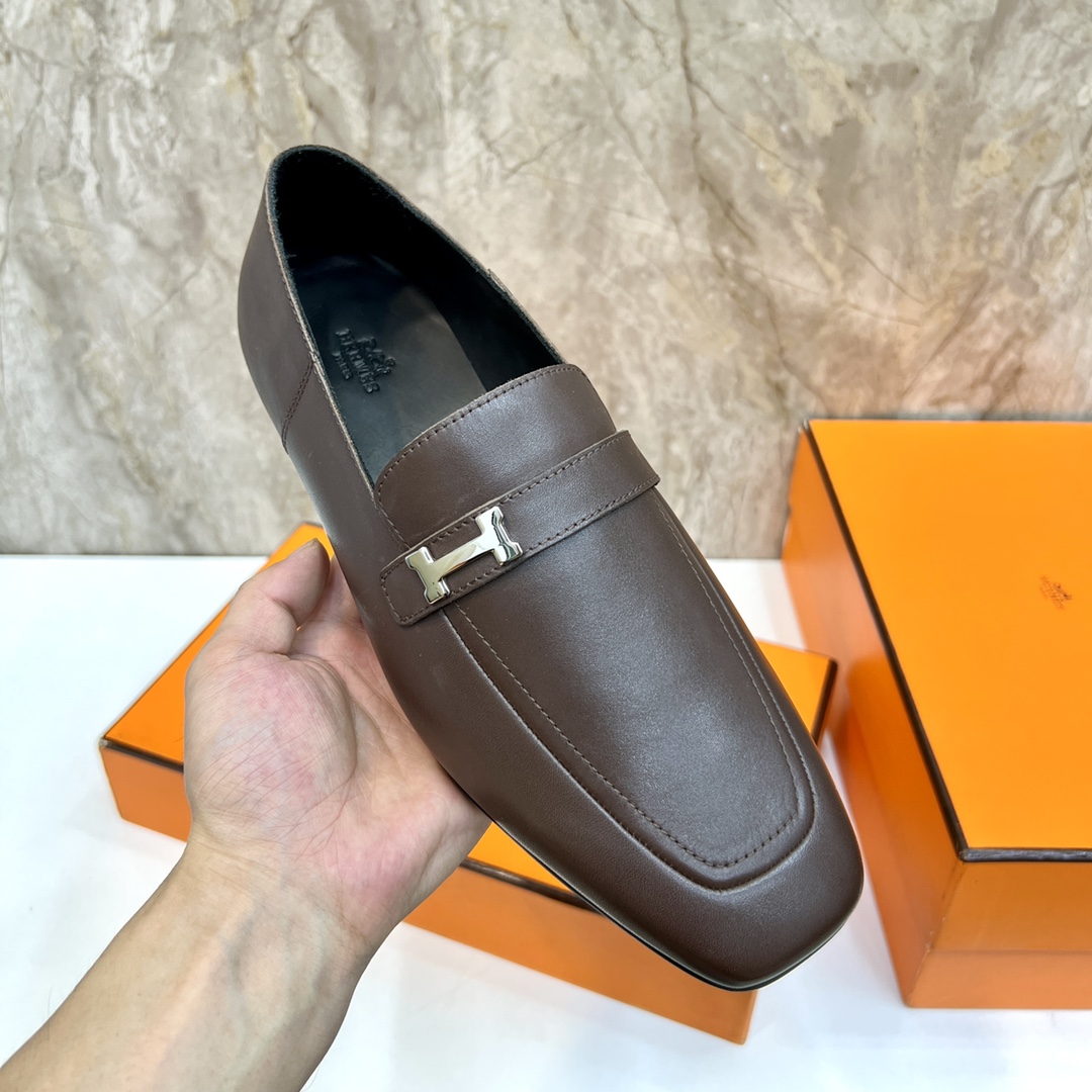 Hermès Giovanni Loafers in Brown Leather with Palladium Paris Buckle 9 i1696481133 7867 7