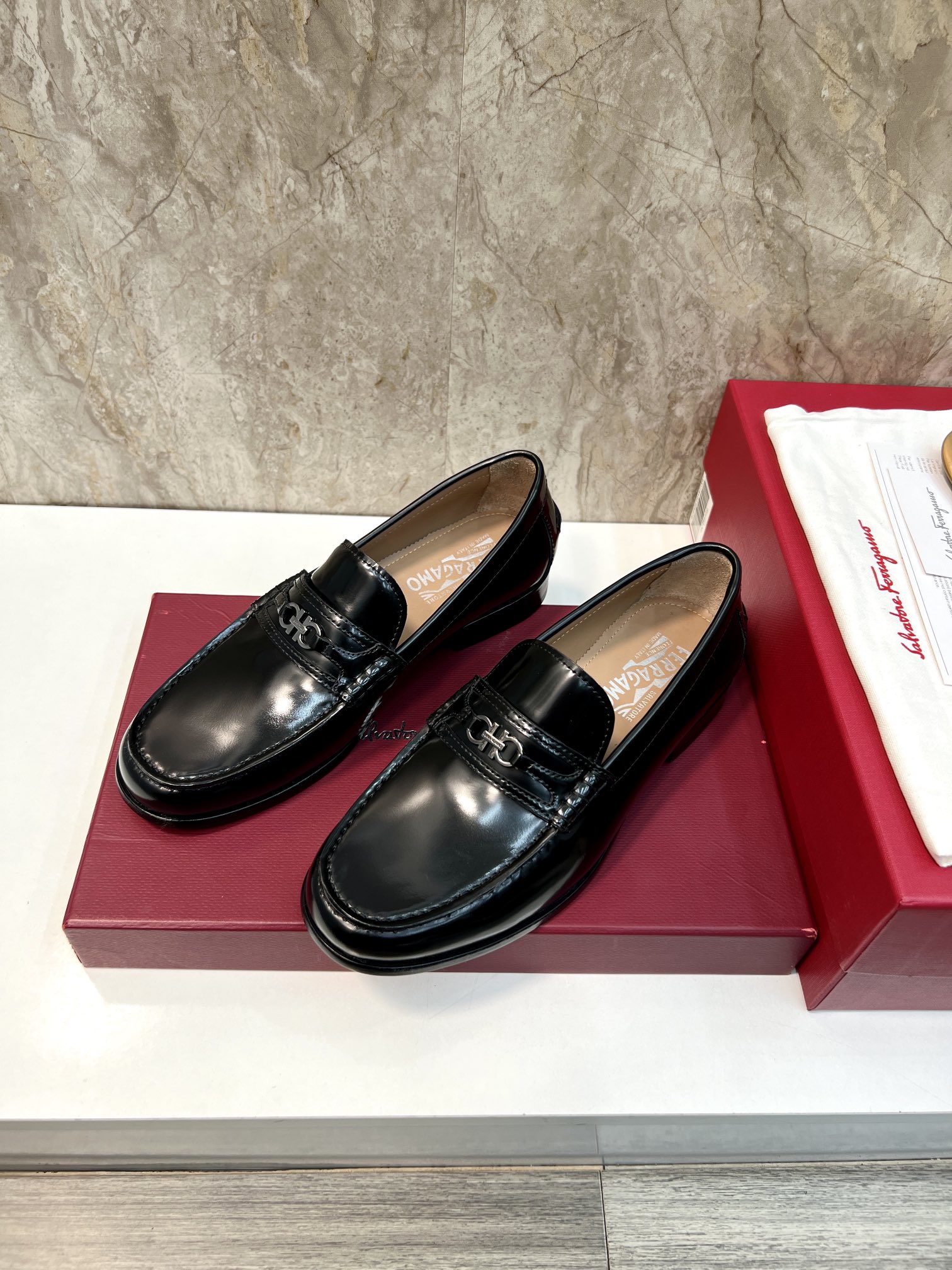 Ferragamo Men's Leather Loafers, Black, Sizes 39-44 - Classic Style 3 i1697663830 6456 1