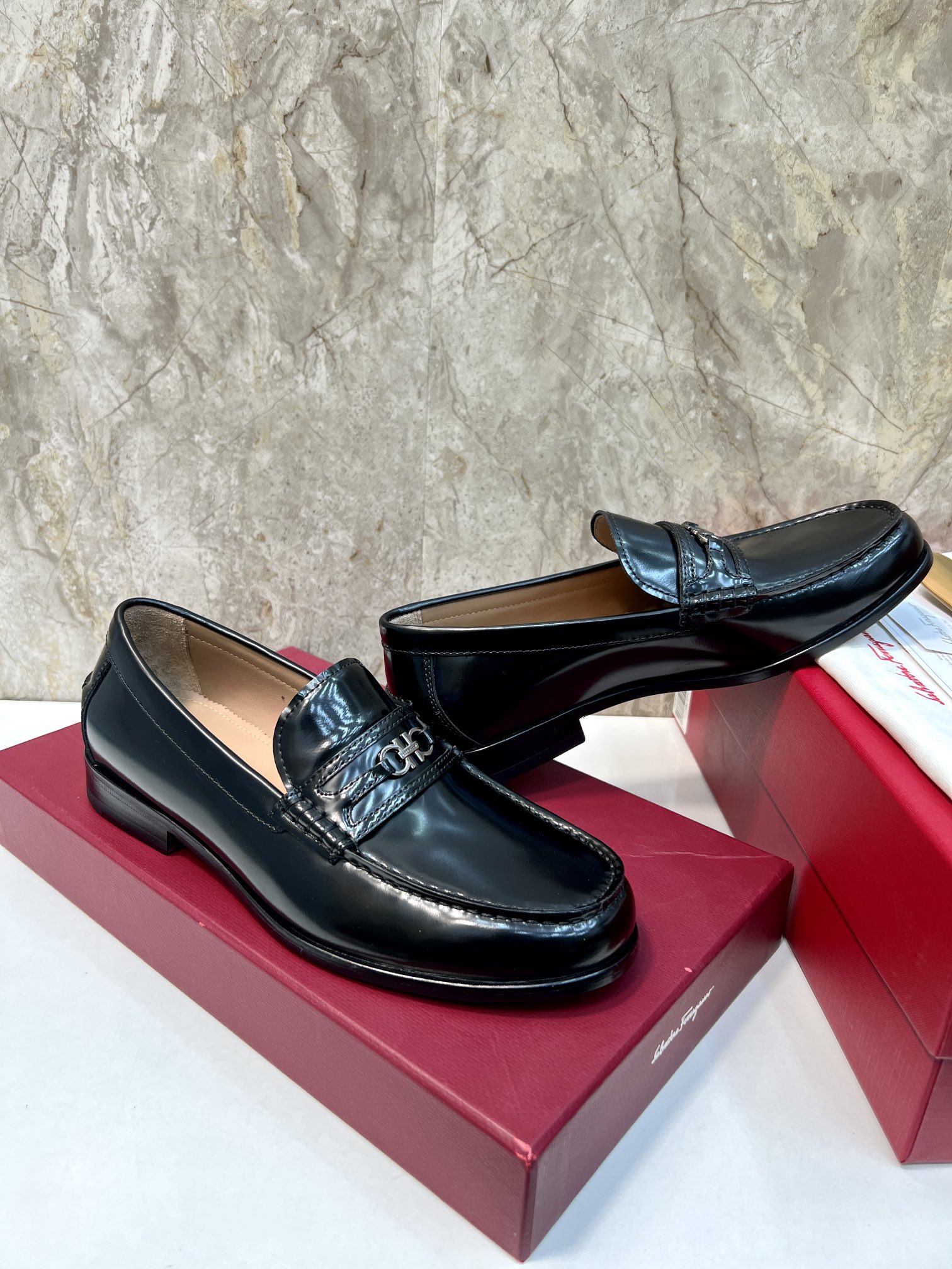 Ferragamo Men's Leather Loafers, Black, Sizes 39-44 - Classic Style 5 i1697663830 9853 3