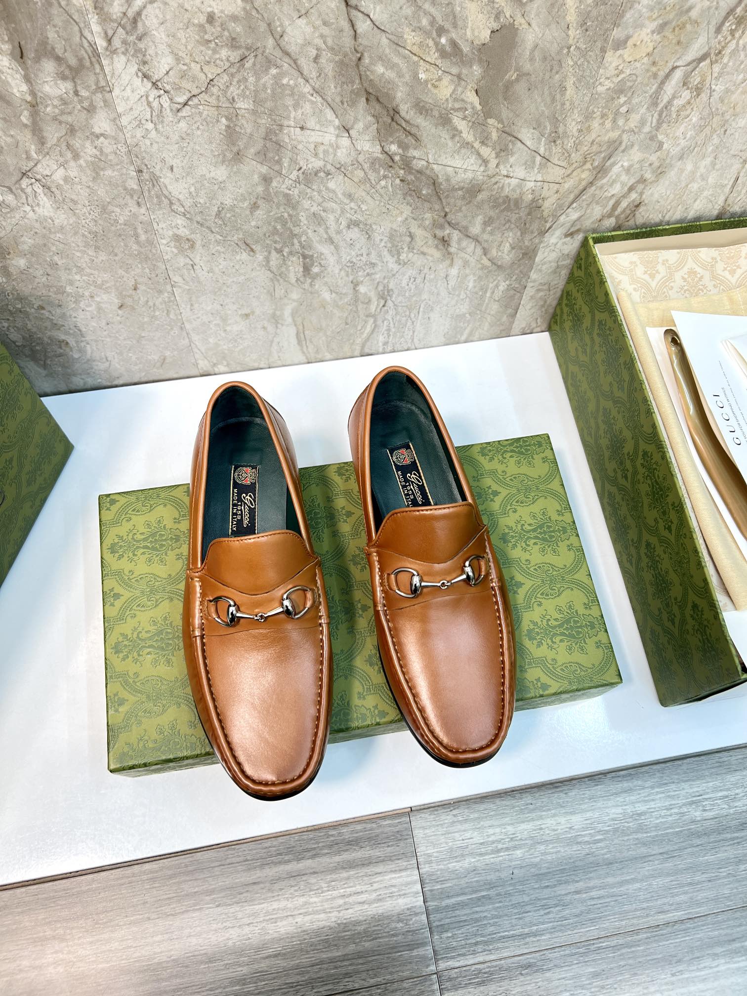 Orden original superior Marca: GUCCI (Gucci) Código estándar: Talla de hombre 39-44 (38.45/46 hecho a medida Nivel: Mis…