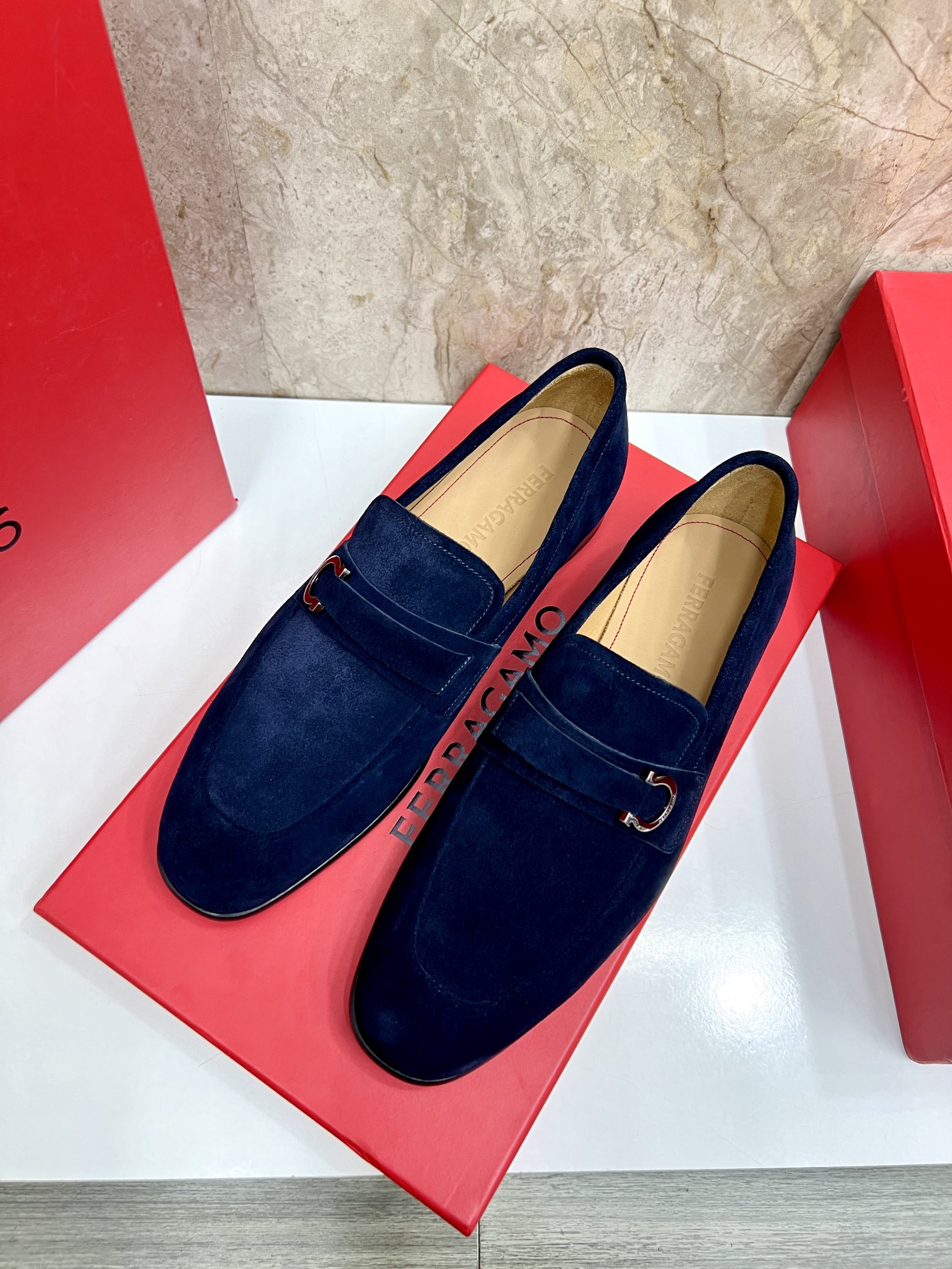 Salvatore Ferragamo Men's Suede Loafers with Iconic Buckle Detail 4 i1726951443 4204 0