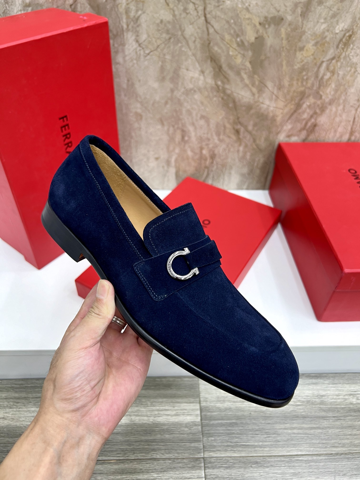 Salvatore Ferragamo Men's Suede Loafers with Iconic Buckle Detail 8 i1726951443 4952 6