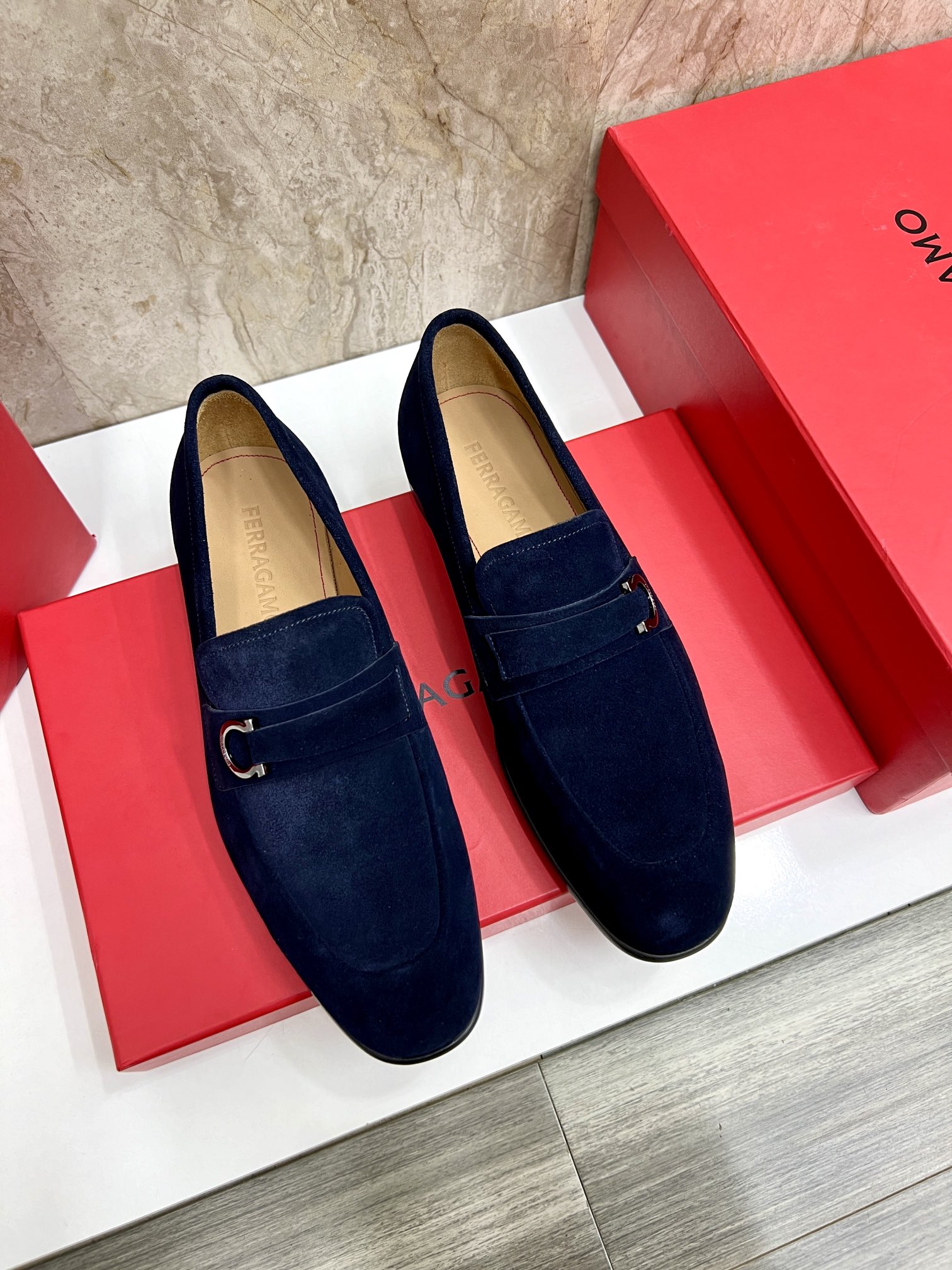 Salvatore Ferragamo Men's Suede Loafers with Iconic Buckle Detail 2 i1726951443 5400 4
