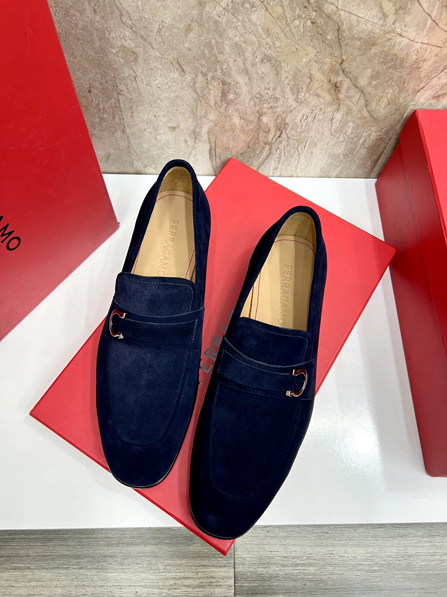 Salvatore Ferragamo Men's Suede Loafers with Iconic Buckle Detail 6 i1726951443 5458 1