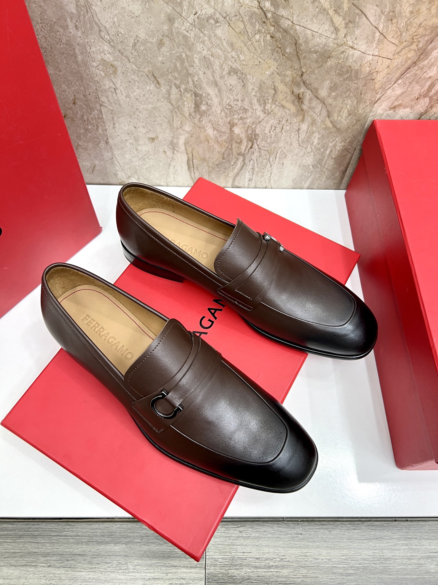 Salvatore Ferragamo Men's Leather Loafers - Elegant Buckle Detail, Formal Shoes 5 i1726951459 1164 7