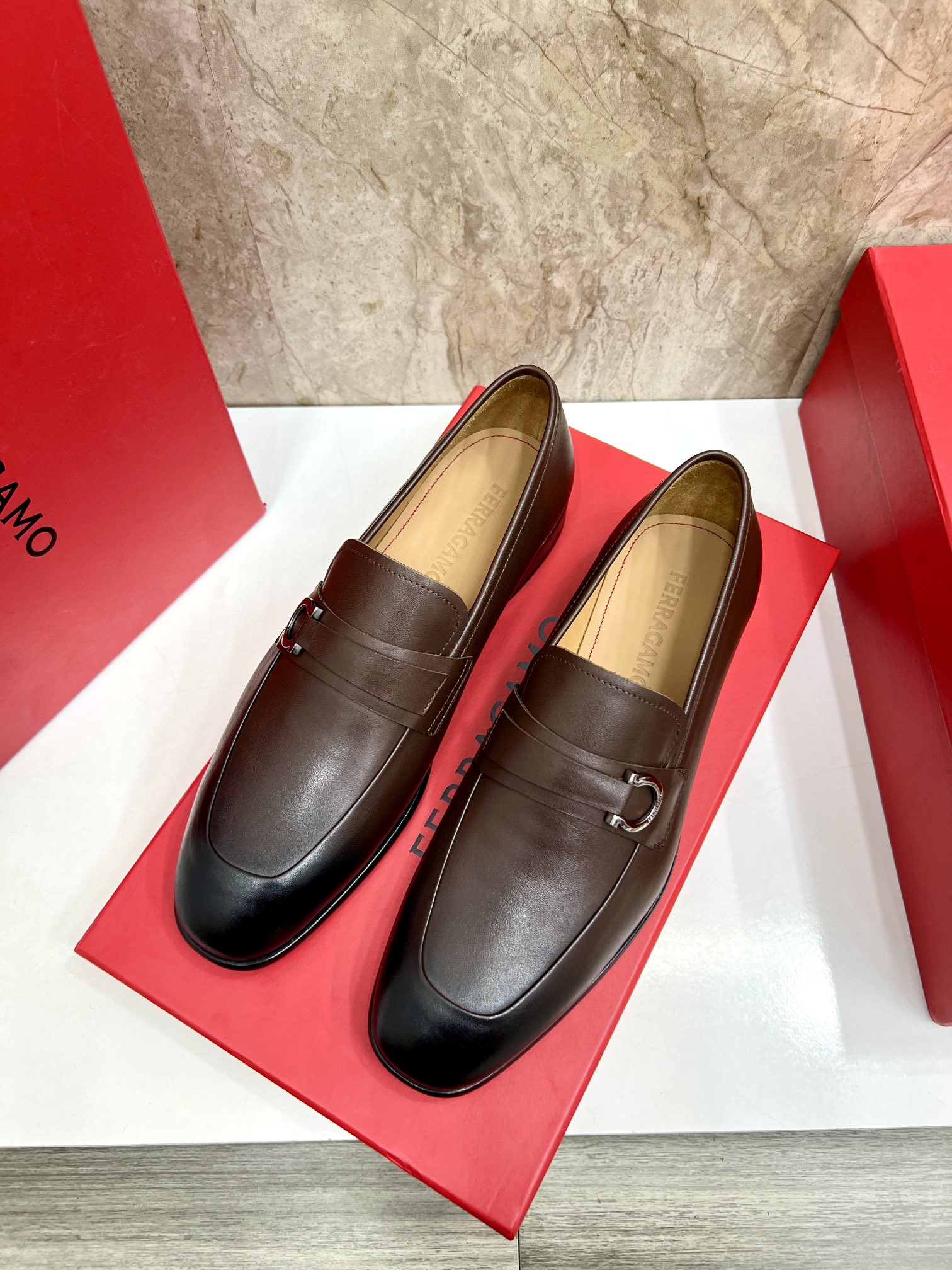 Salvatore Ferragamo Men's Leather Loafers - Elegant Buckle Detail, Formal Shoes 4 i1726951459 1226 0