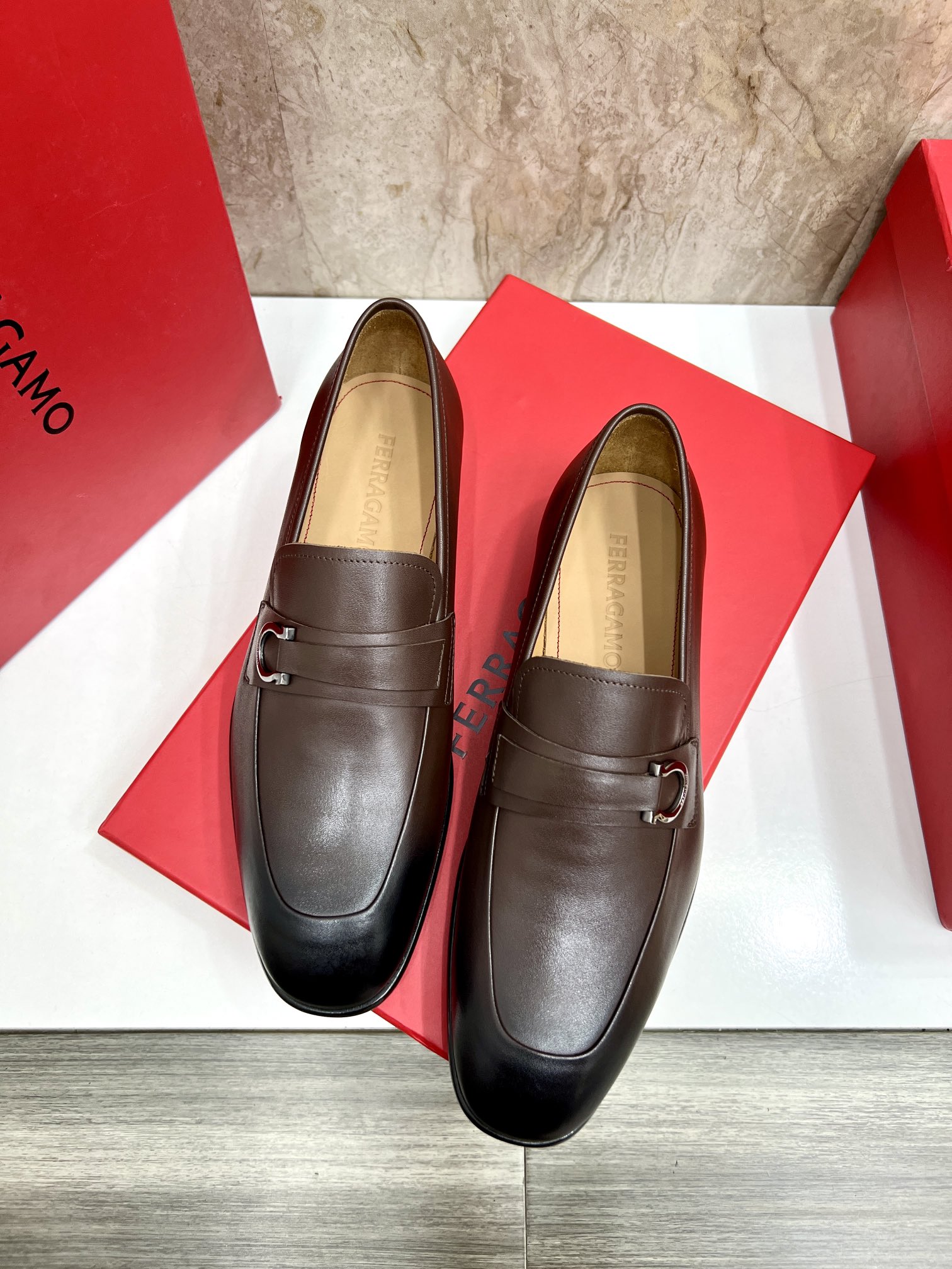 Salvatore Ferragamo Men's Leather Loafers - Elegant Buckle Detail, Formal Shoes 6 i1726951459 5307 3