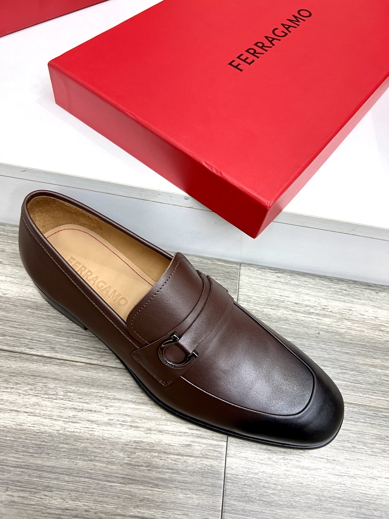 Salvatore Ferragamo Men's Leather Loafers - Elegant Buckle Detail, Formal Shoes 7 i1726951459 5952 8