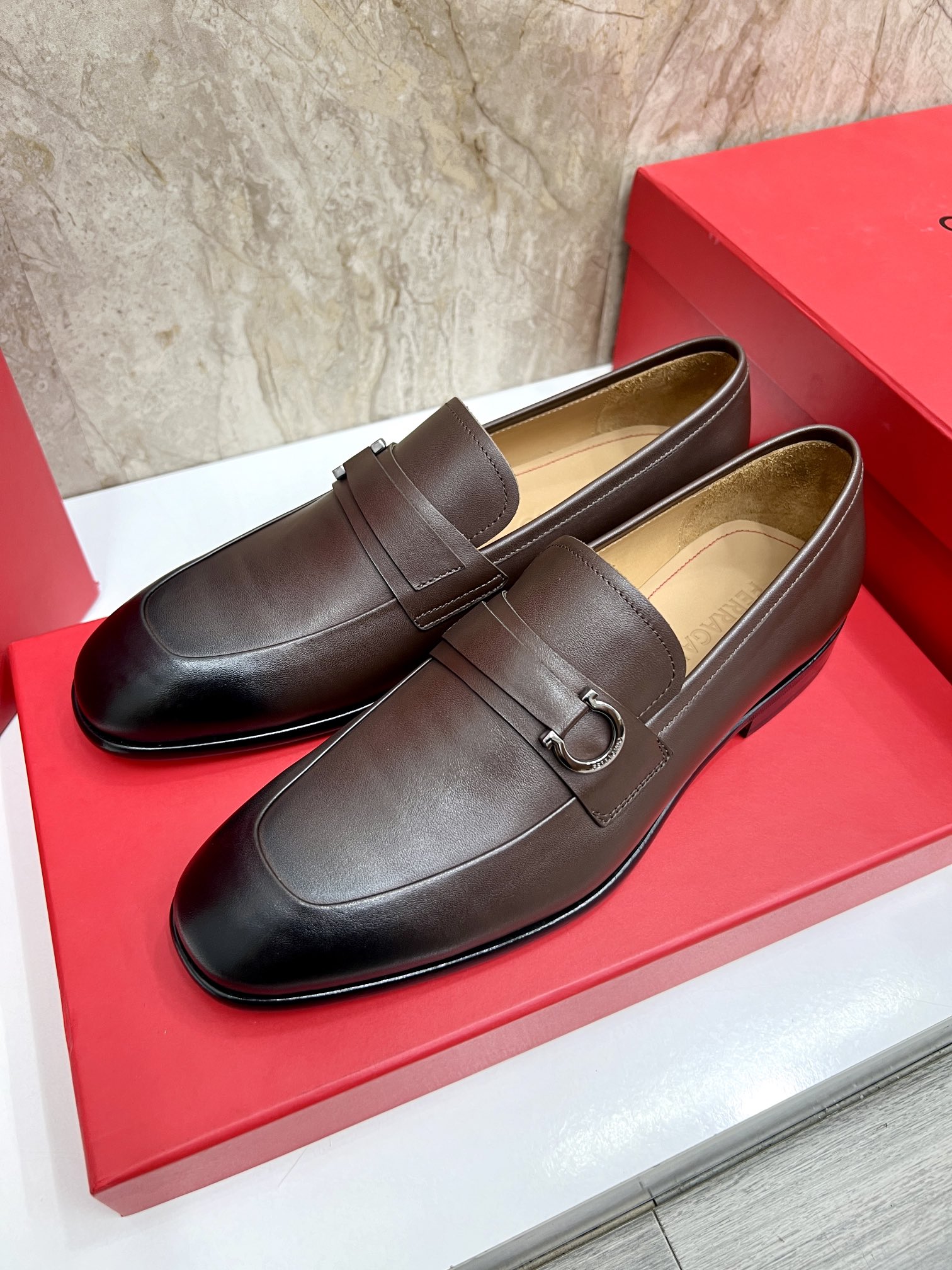 Salvatore Ferragamo Men's Leather Loafers - Elegant Buckle Detail, Formal Shoes 3 i1726951459 6807 2
