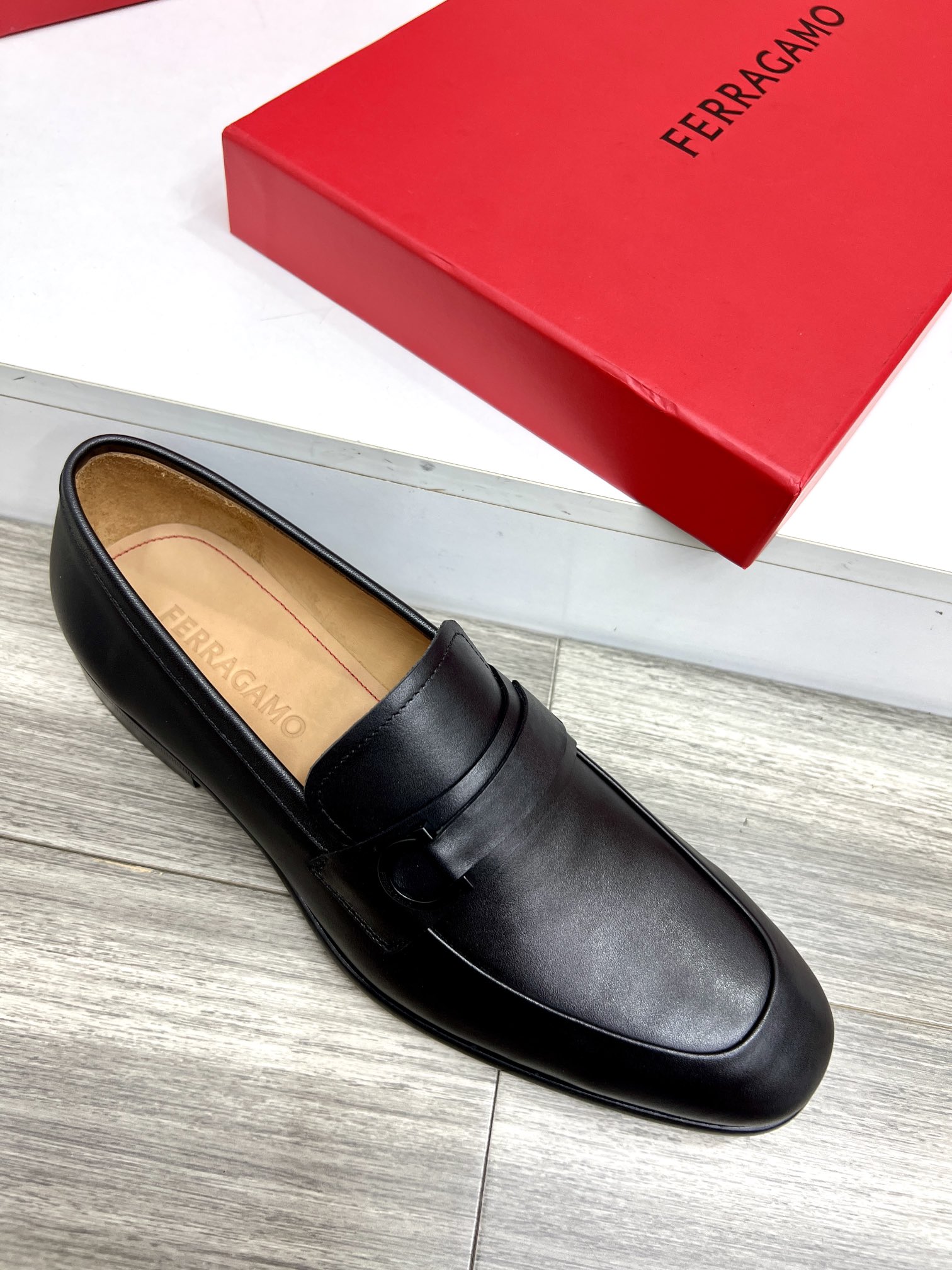 Salvatore Ferragamo Men's Leather Loafers with Buckle Detail,Black 7 i1726951474 8529 1