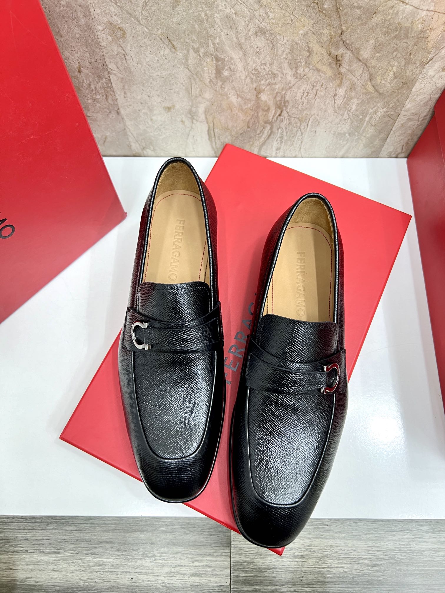 Salvatore Ferragamo Men's Black Leather Loafers with Gancini Detail 6 i1726951490 4675 6