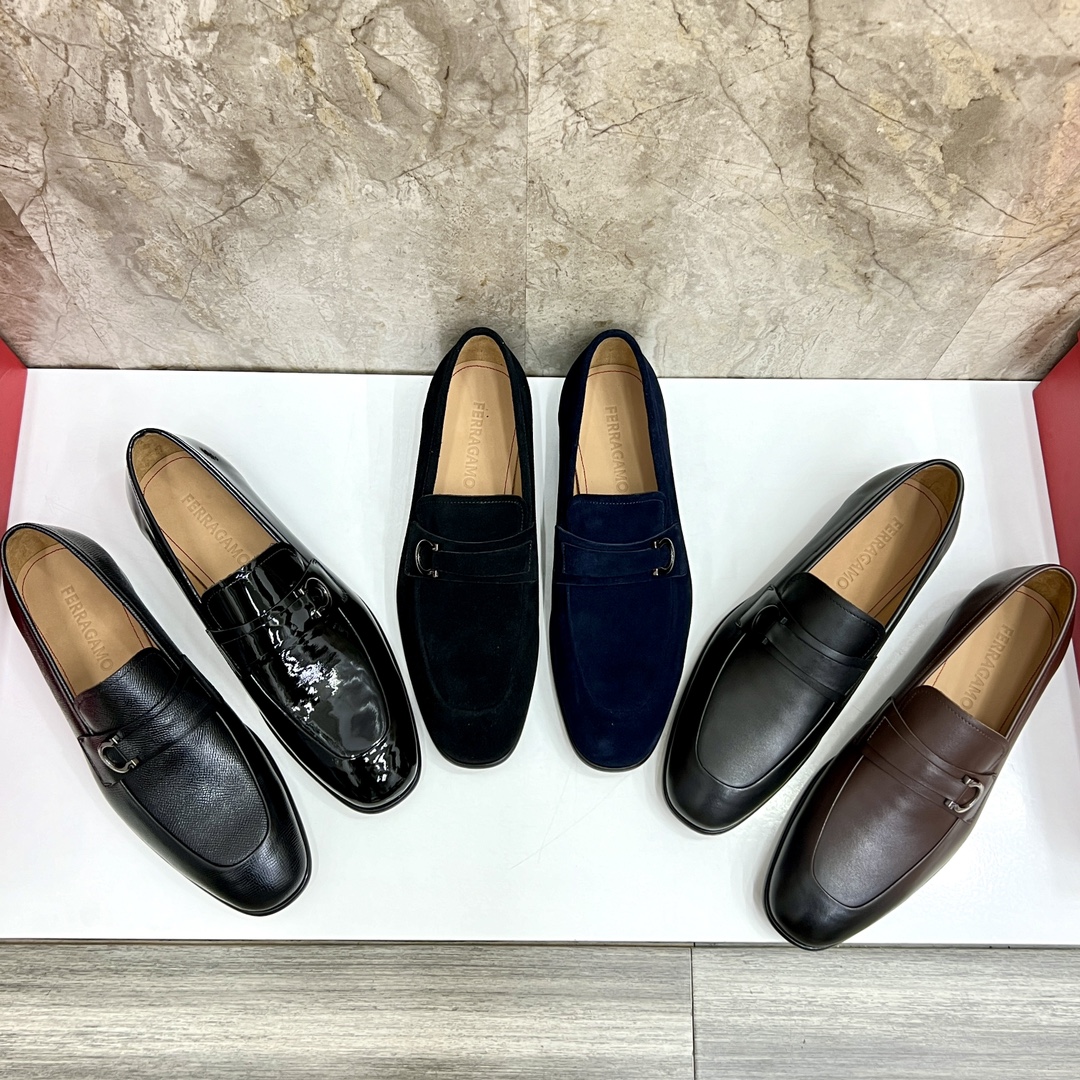 Salvatore Ferragamo Men's Black Leather Loafers with Gancini Detail 10 i1726951490 8584 2