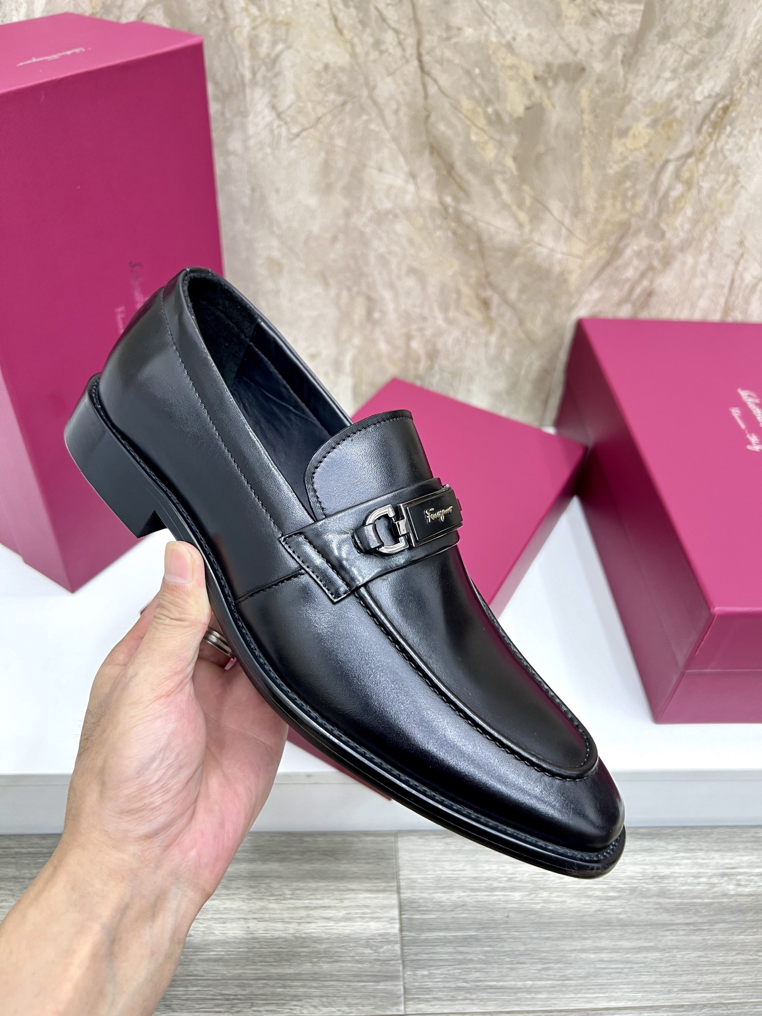 Salvatore Ferragamo Men's Leather Loafers with Gancini Ornament 8 i1727294043 338 5