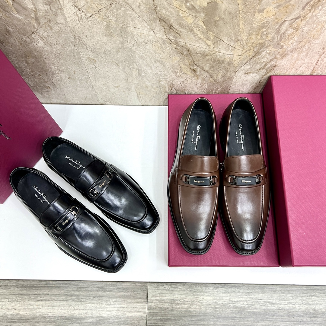 Salvatore Ferragamo Men's Leather Loafers with Gancini Ornament 10 i1727294043 6464 1