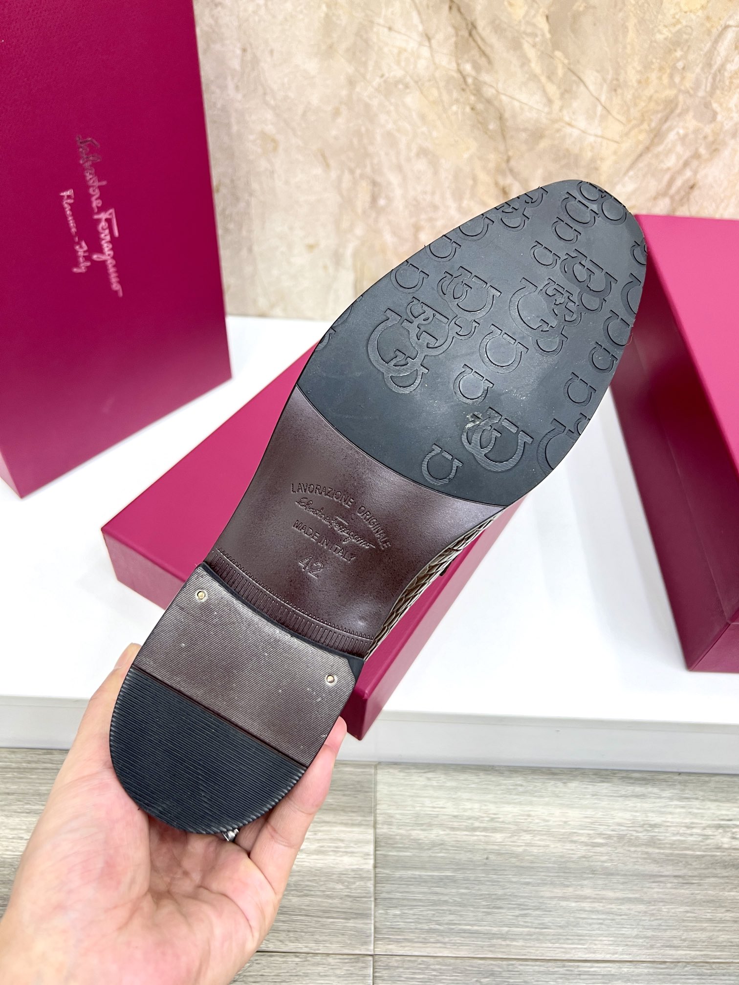 Salvatore Ferragamo Men's Brown Leather Loafers with Gancini Ornament 9 i1727294093 5749 6