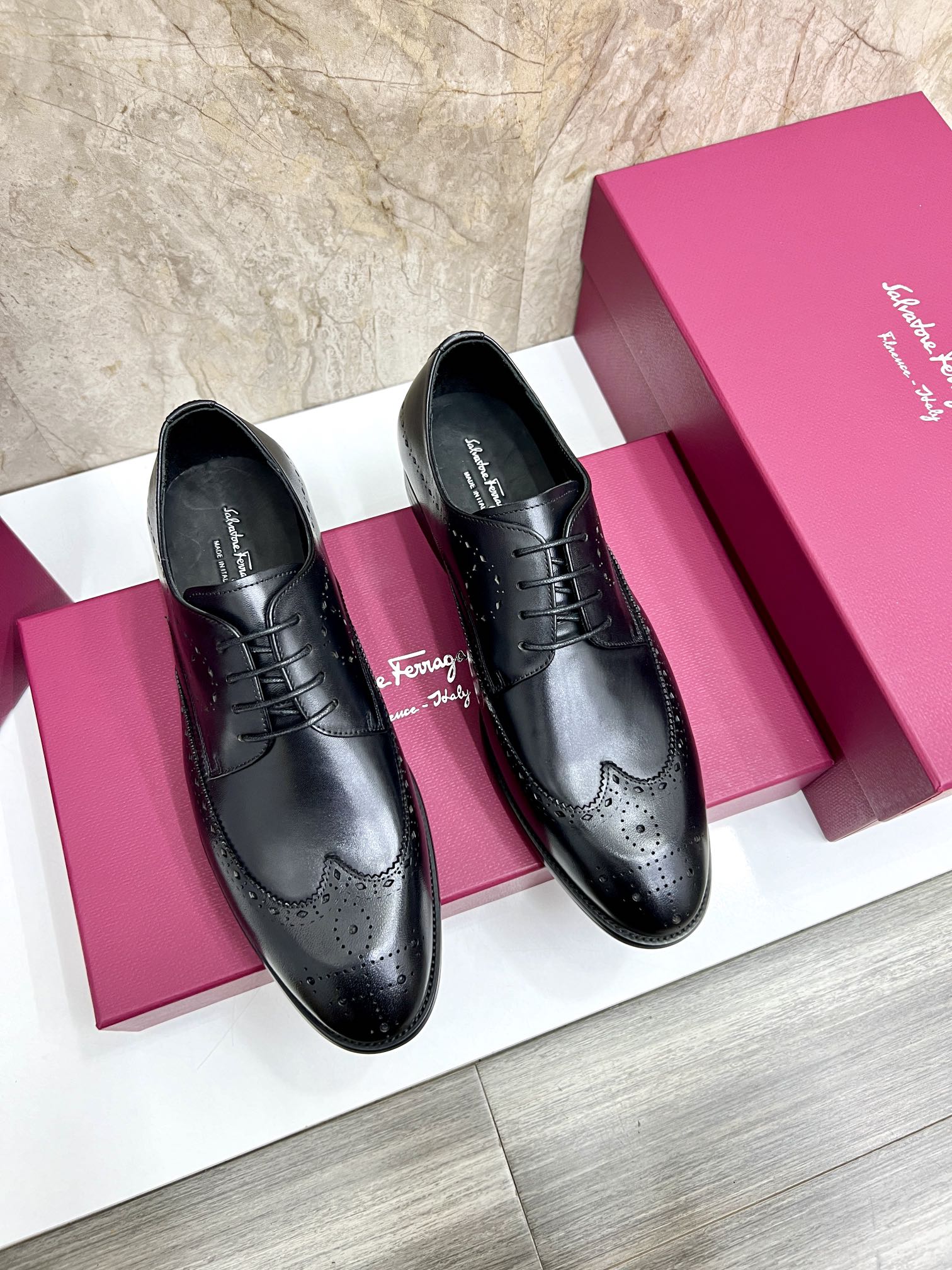Salvatore Ferragamo Men's Black Leather Lace-Up Oxford Dress Shoes 1 Salvatore Ferragamo Men's Black Leather Lace-Up Oxford Dress Shoes