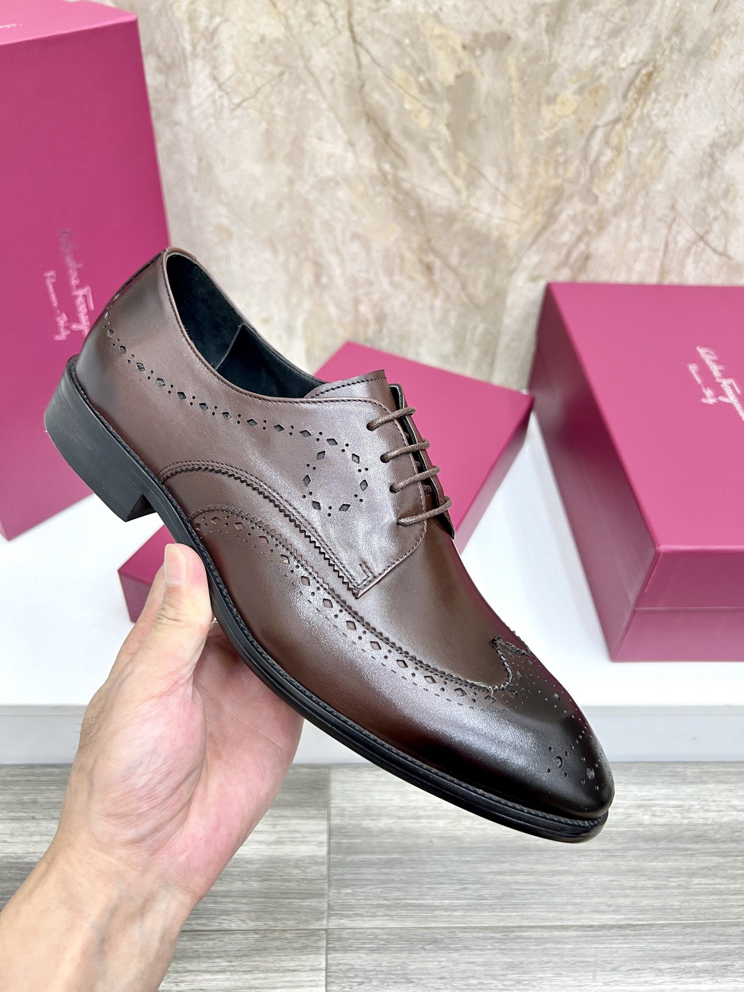 Salvatore Ferragamo Men's Brown Leather Wingtip Oxford Dress Shoes 8 i1727294197 2004 4