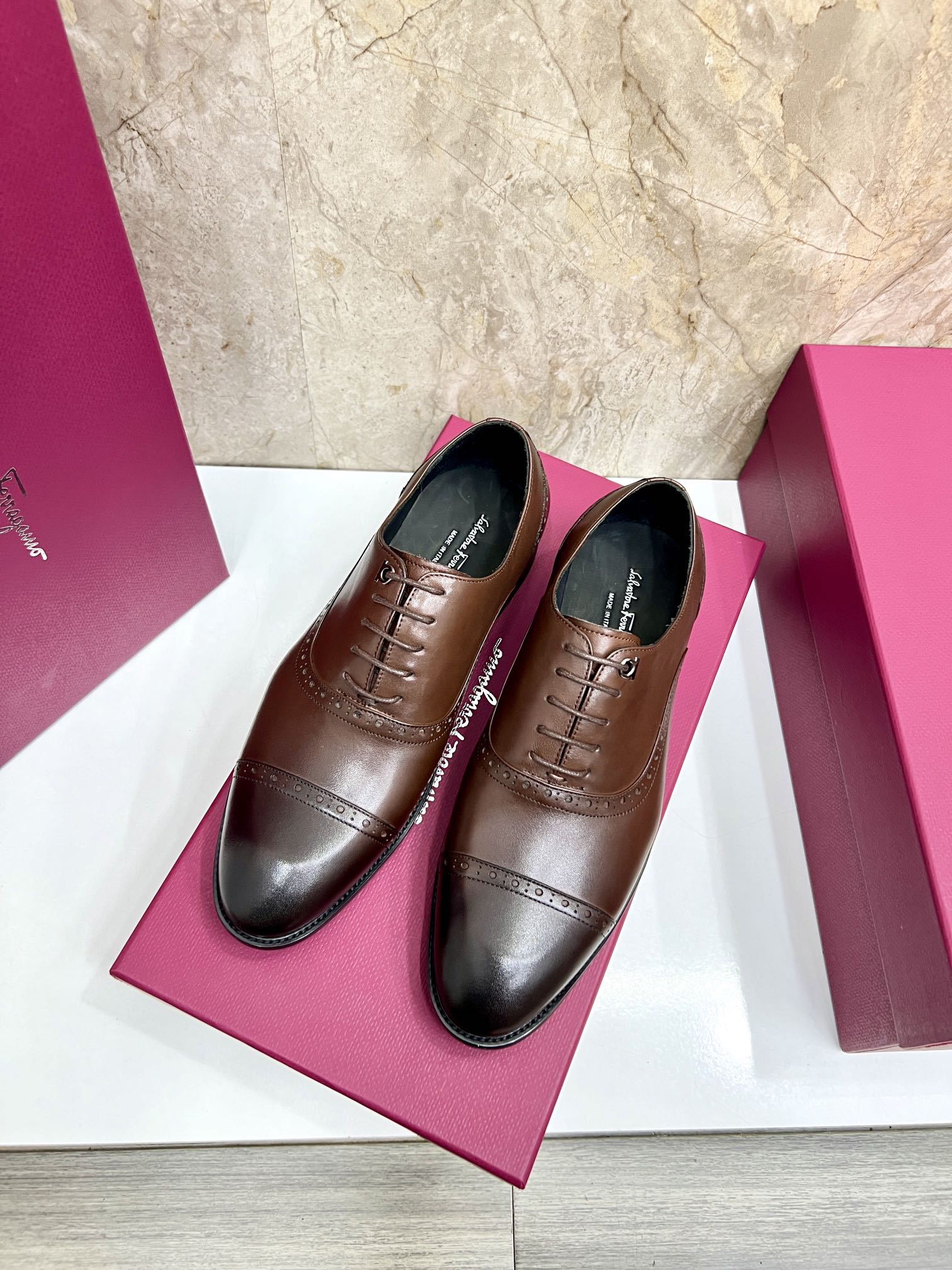 Salvatore Ferragamo Men's Leather Oxfords Dress Shoes - Classic Style 4 i1727294311 3972 5