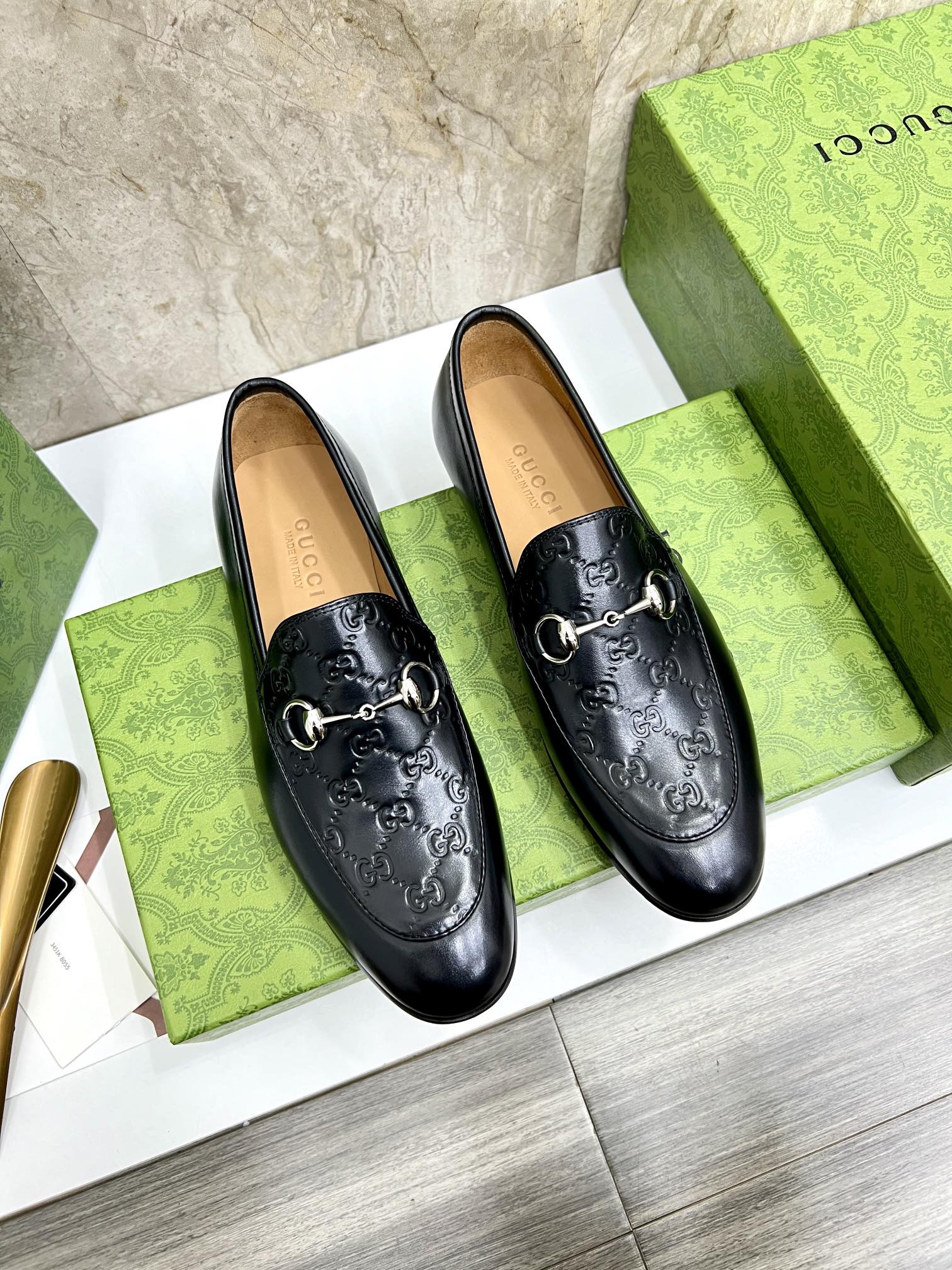 Gucci Men's Black Leather Loafers with Metal Horsebit Buckle - Size 39-44