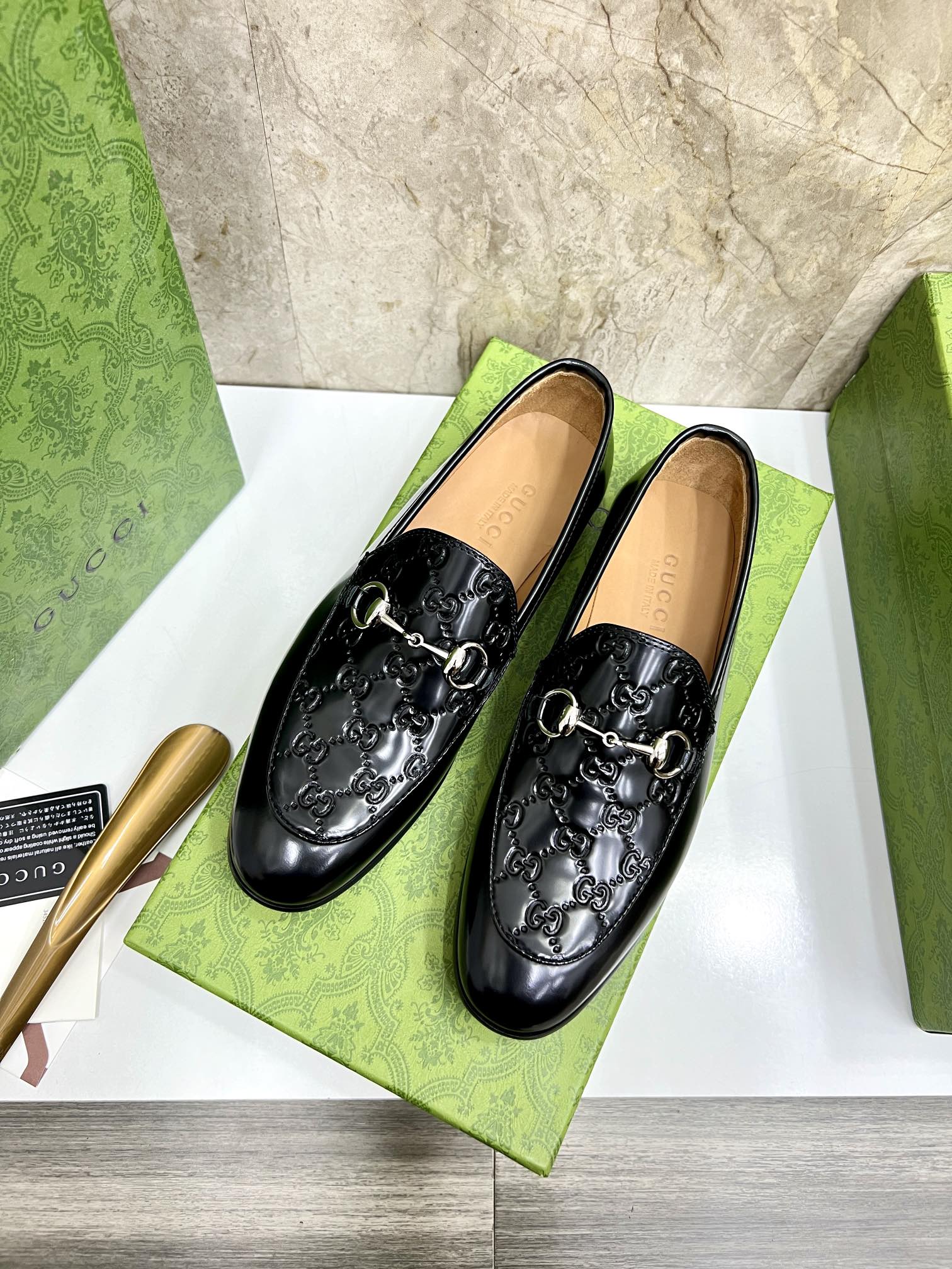 Gucci Men's Black Leather Loafers with Metal Horsebit Buckle: Iconic Style 4 i1731904846 3115 6