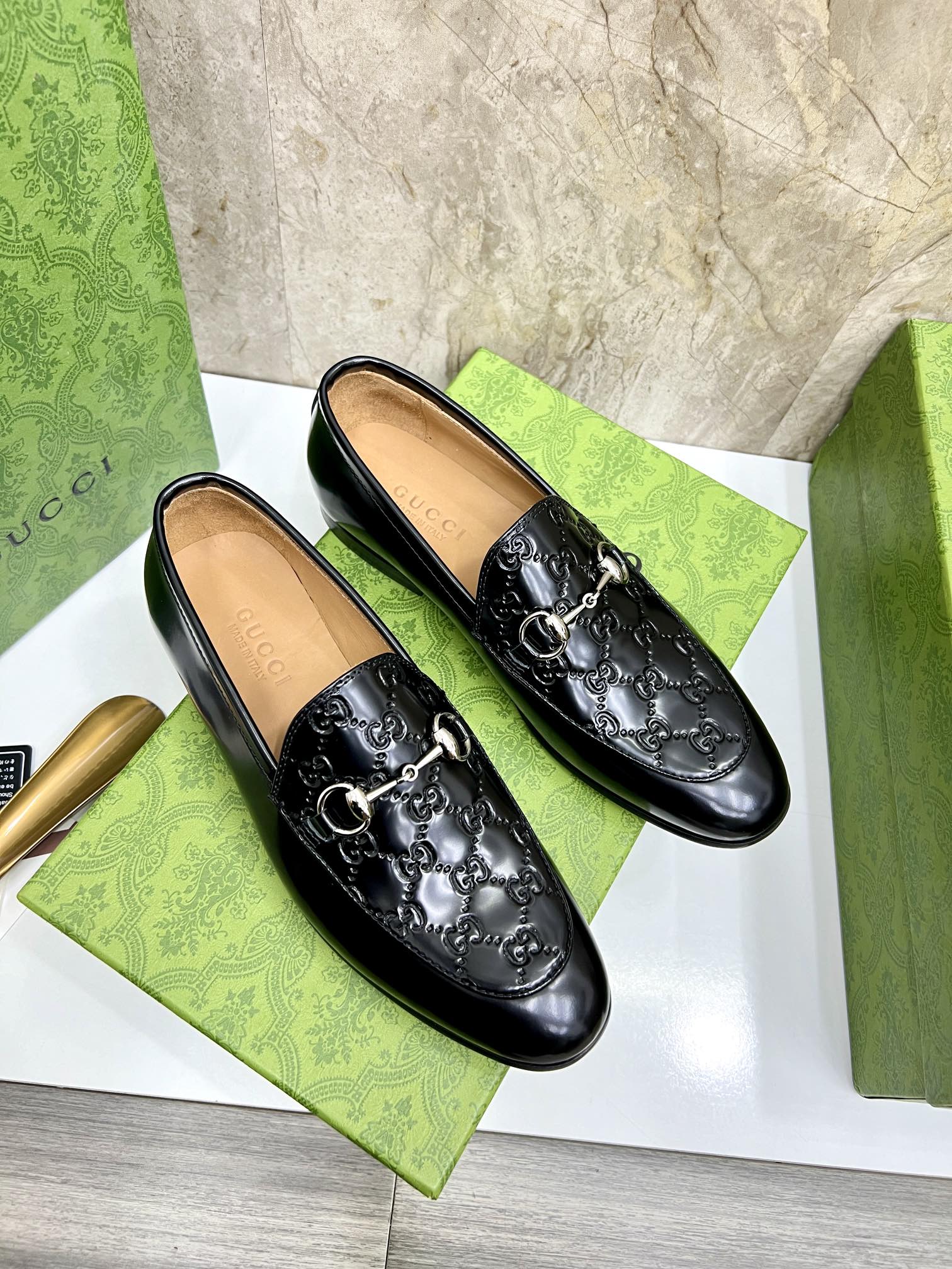 Gucci Men's Black Leather Loafers with Metal Horsebit Buckle: Iconic Style 5 i1731904846 314 7