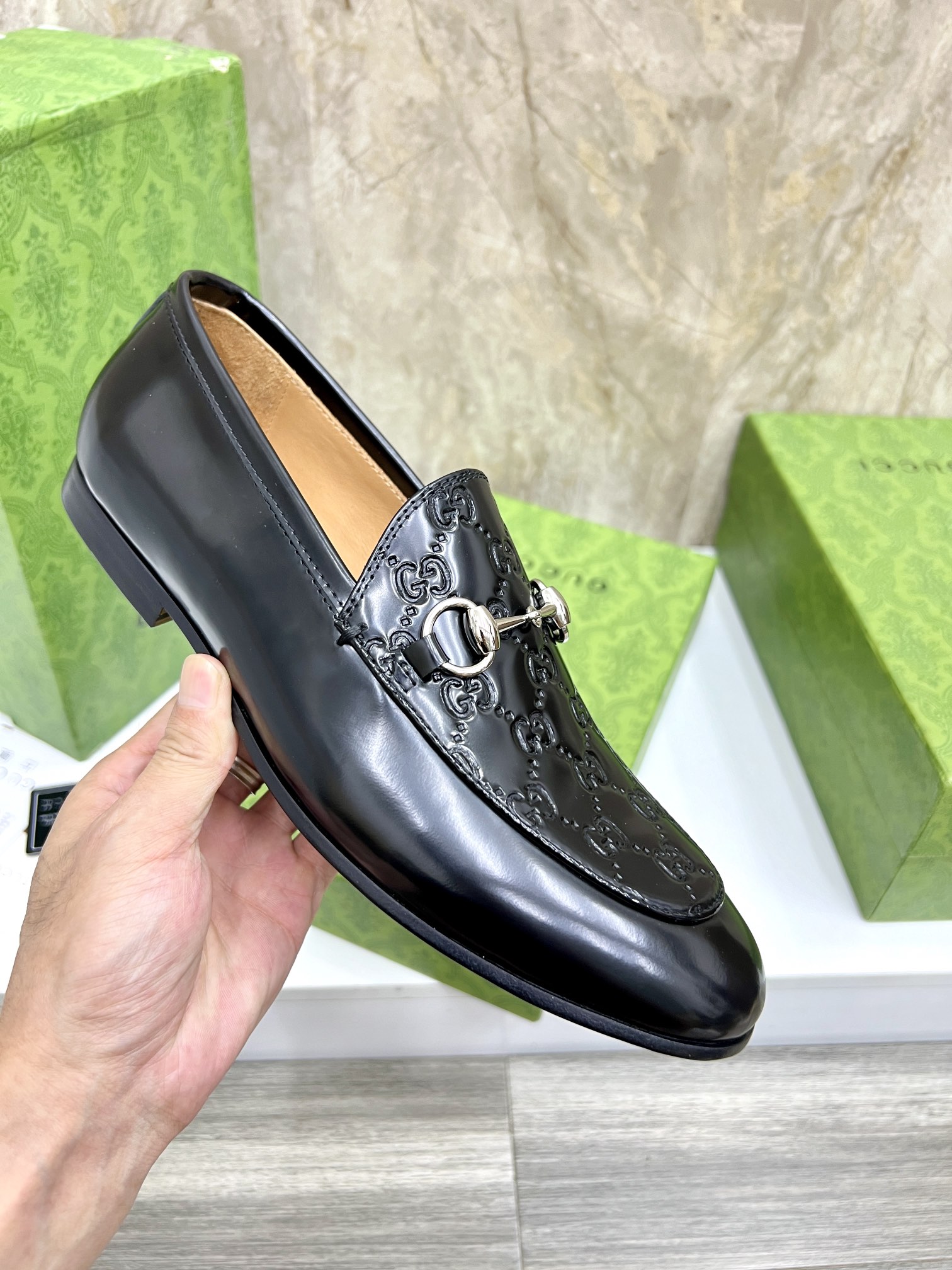 Gucci Men's Black Leather Loafers with Metal Horsebit Buckle: Iconic Style 7 i1731904846 5207 4