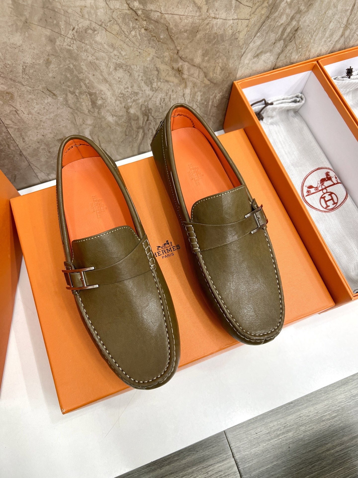 NO:271751,H Home Hermes top OEM Men's Hong Kong counter synchronous Hermes Doudou shoes, (high-end version, original customization) size 39-44, 45, 38 can be customized. Imported cowhide is spliced ​​with color cowhide inner, original sole is specially supplied with original sole, Doudou light luxury sole is super comfortable, high quality, details determine quality, we only make shoes with our hearts, you can enter and exit the counter at will, welcome to compare, hermes, cowhide19860909H家 爱马仕顶级代工男士香港专柜同步爱马仕豆豆鞋、（高版本、原版定制）码数39-44码,45,38 可订制.进口牛皮拼接而成,彩色牛皮内里,鞋底原厂特供原版底,豆豆轻奢大底超级舒适,高品质,细节决定品质、我们只为用心做好鞋,可随意进出专柜,欢迎对比,,hermes,cowhide,Men's shoes