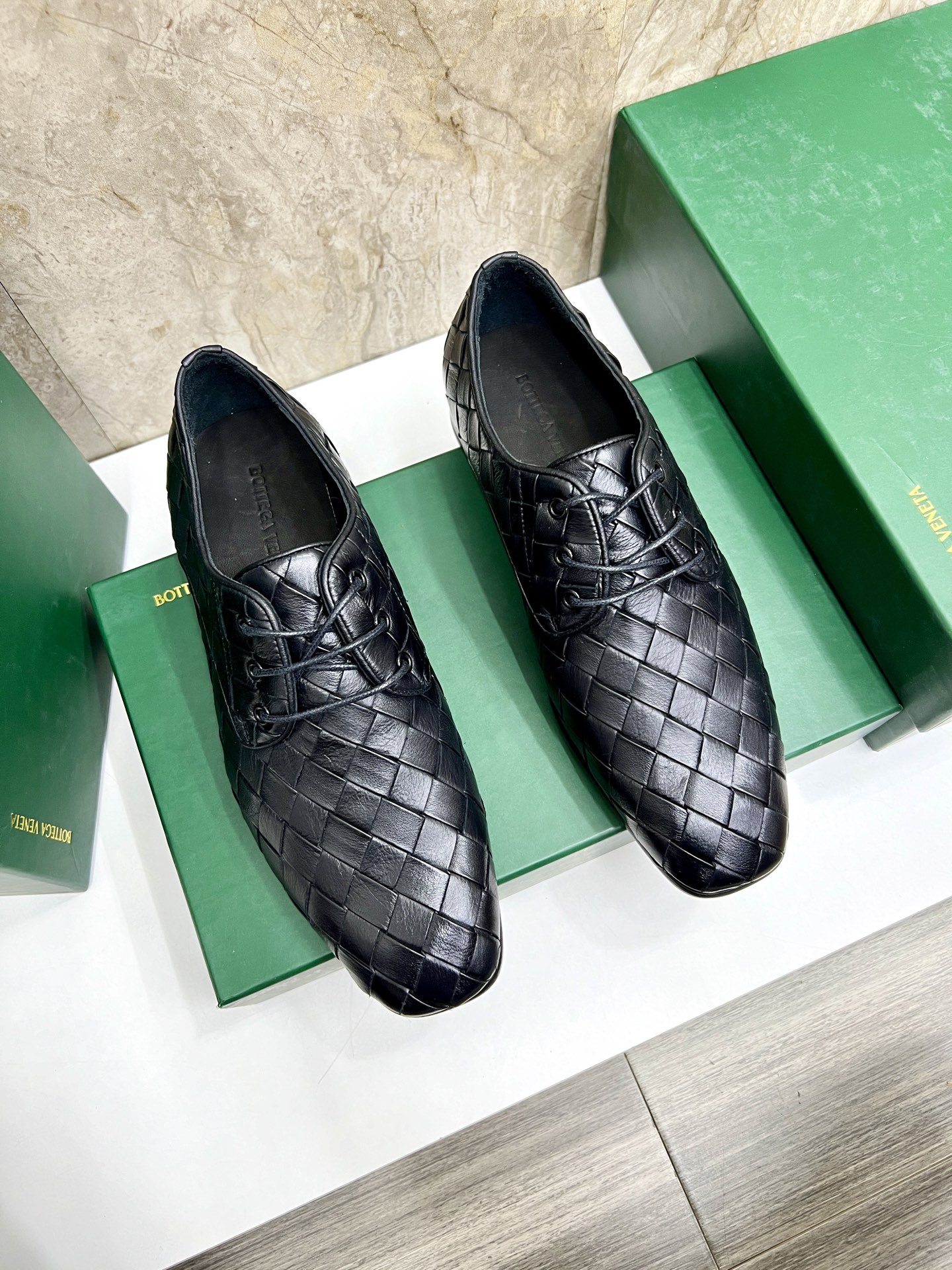 حذاء ديربي جلد منسوج من Bottega Veneta للرجال