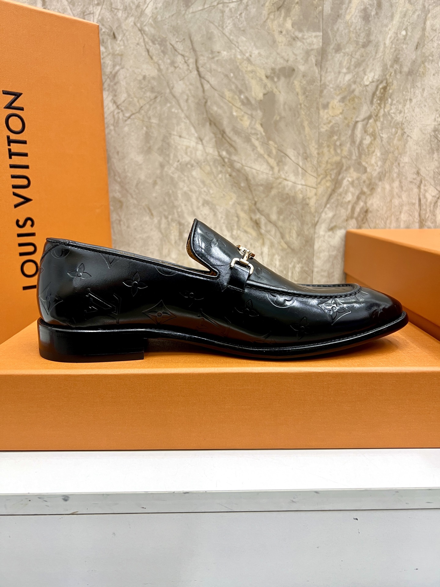 Louis Vuitton Vendome Flex Loafer in Black Leather with Monogram Detailing 7 i1742487904779 5960 0 5