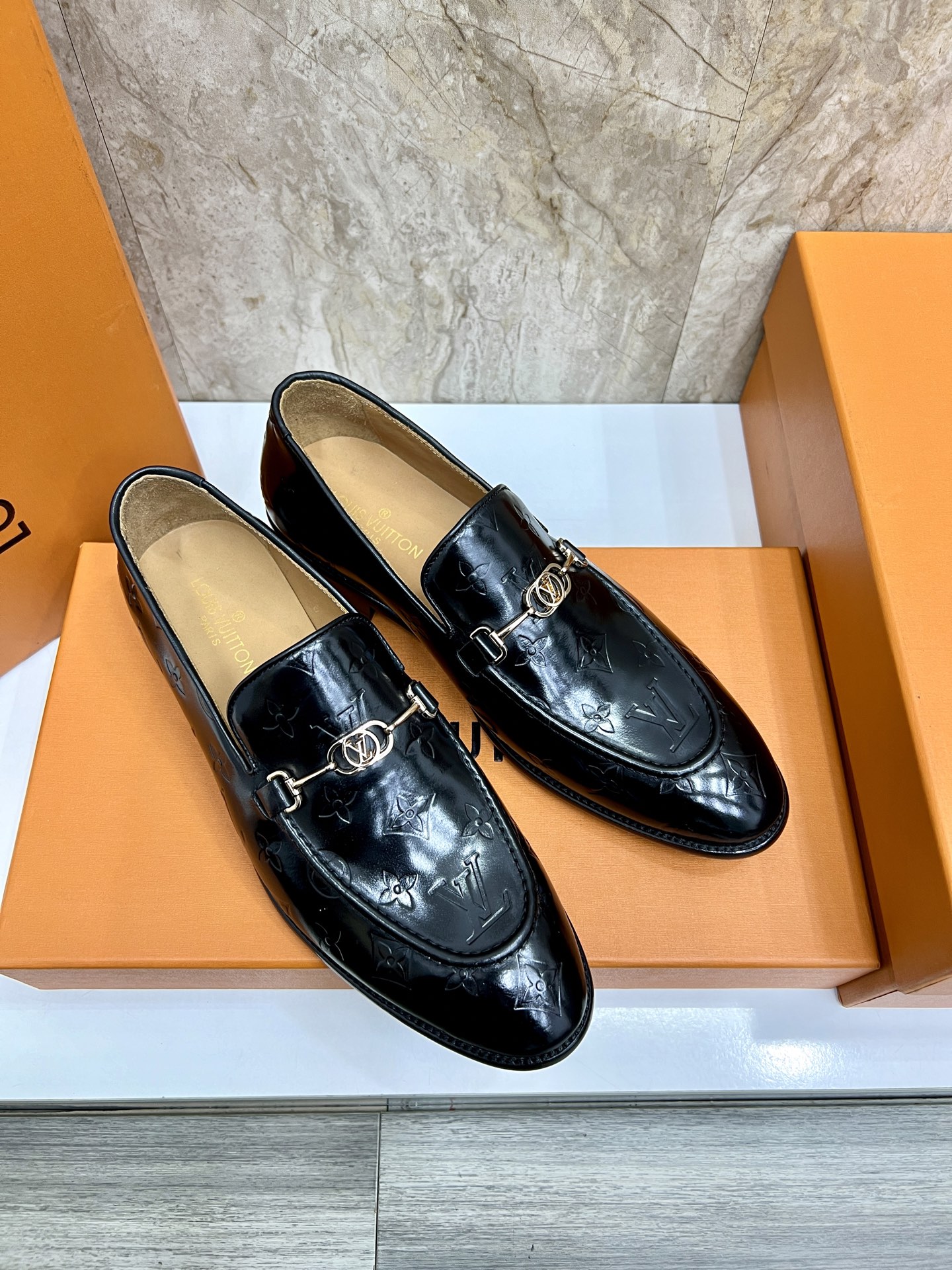 Louis Vuitton Vendome Flex Loafer in Black Leather with Monogram Detailing 4 i1742487912635 7787 0 2