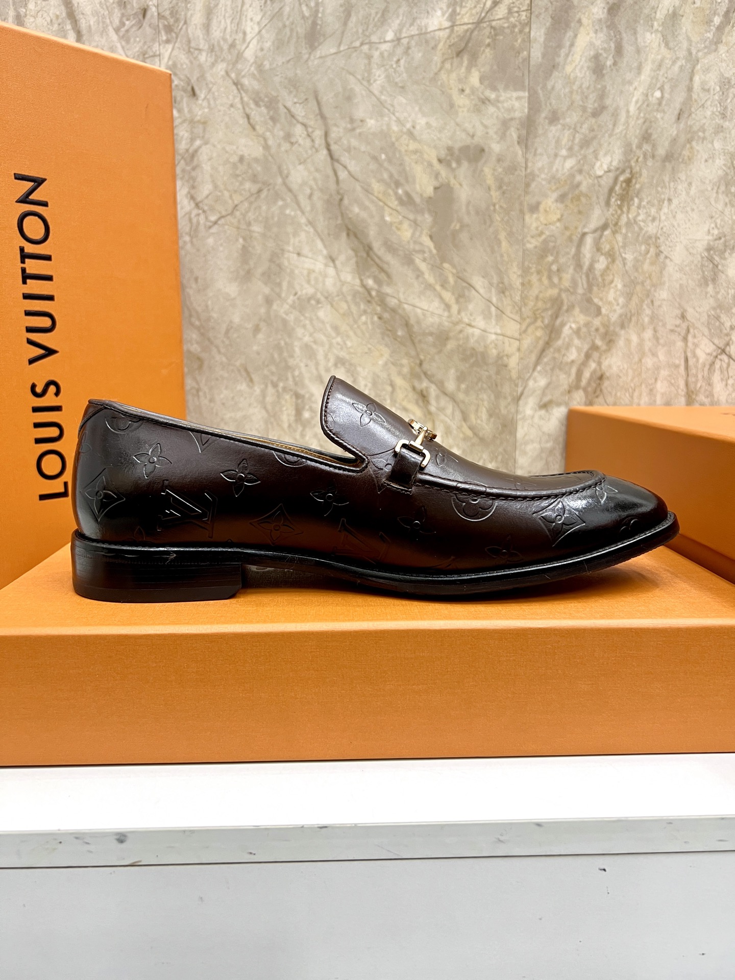 Louis Vuitton Vendome Flex Loafer in Black Leather with Monogram Detail 7 i1742487959478 5561 0 5