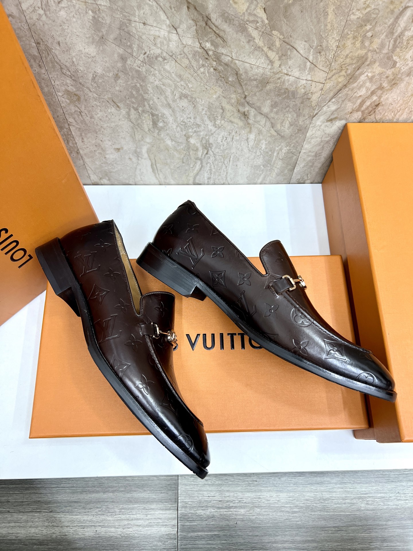Louis Vuitton Vendome Flex Loafer in Black Leather with Monogram Detail 5 i1742487962208 5916 0 3