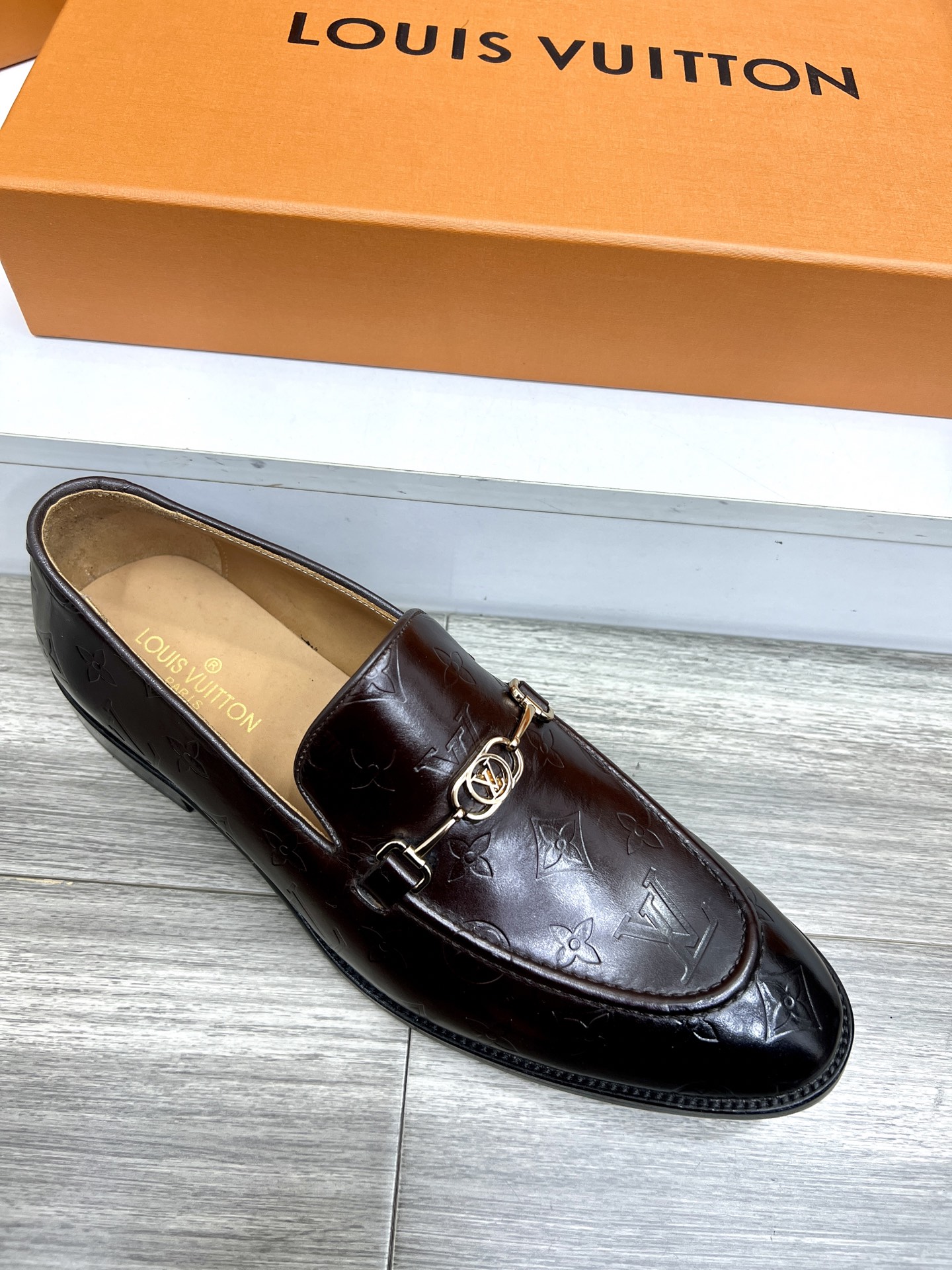 Louis Vuitton Vendome Flex Loafer in Black Leather with Monogram Detail 6 i1742487962216 2066 0 4