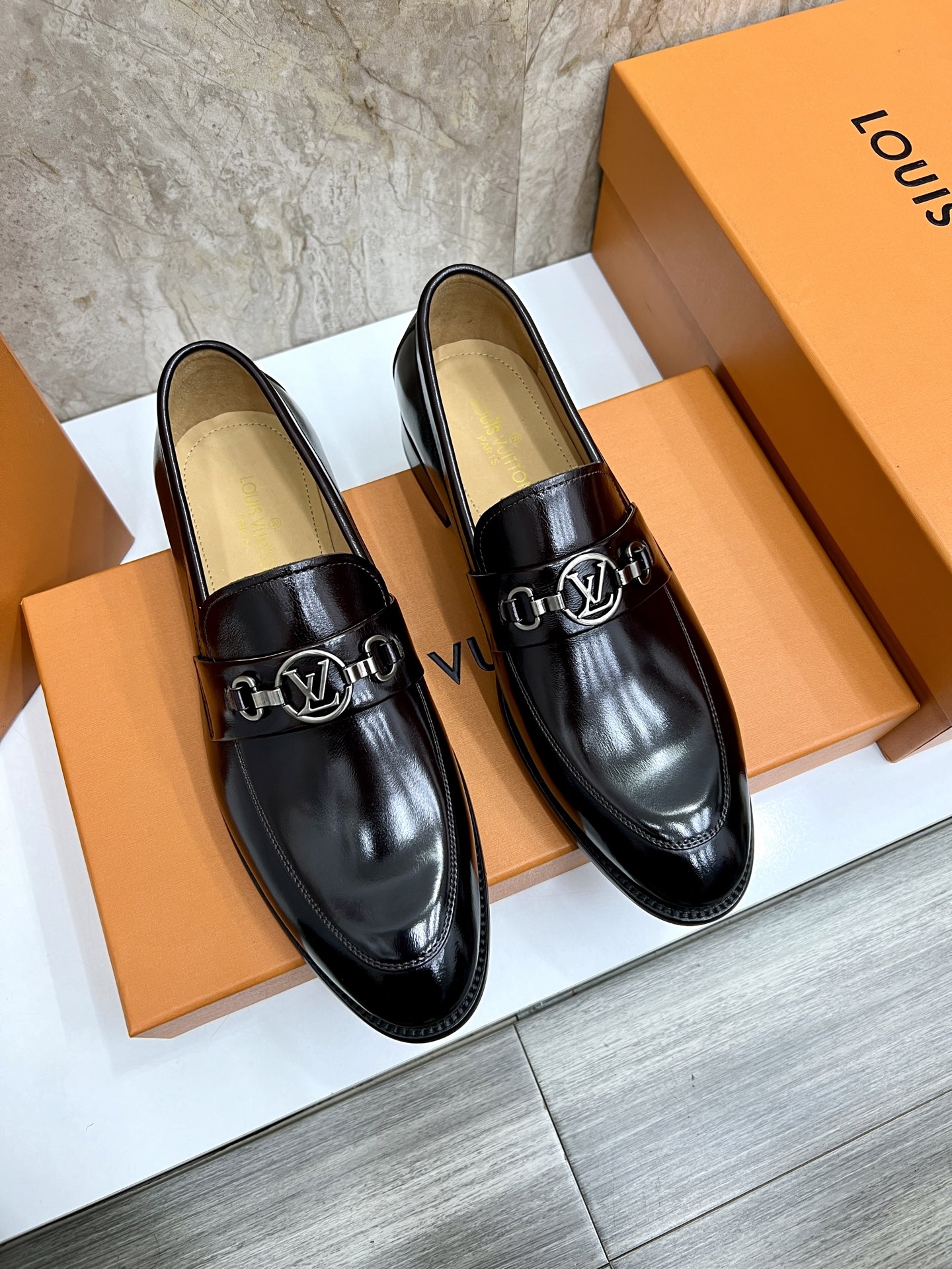 Louis Vuitton Vendome Flex Loafer in Black Leather with Monogram Detail