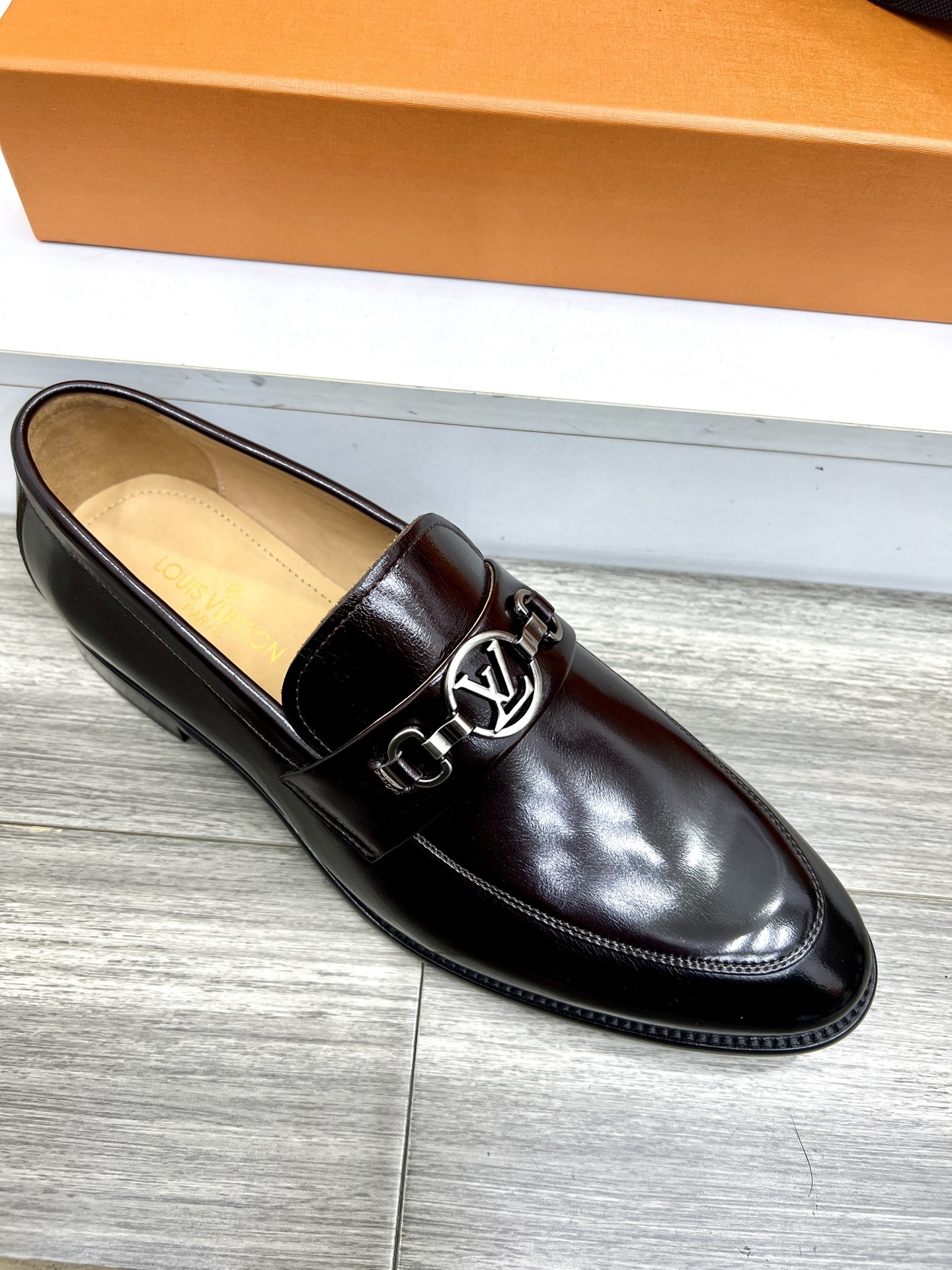 Louis Vuitton Vendome Flex Loafer in Black Leather with Monogram Detail 6 i1742488060362 9732 0 4