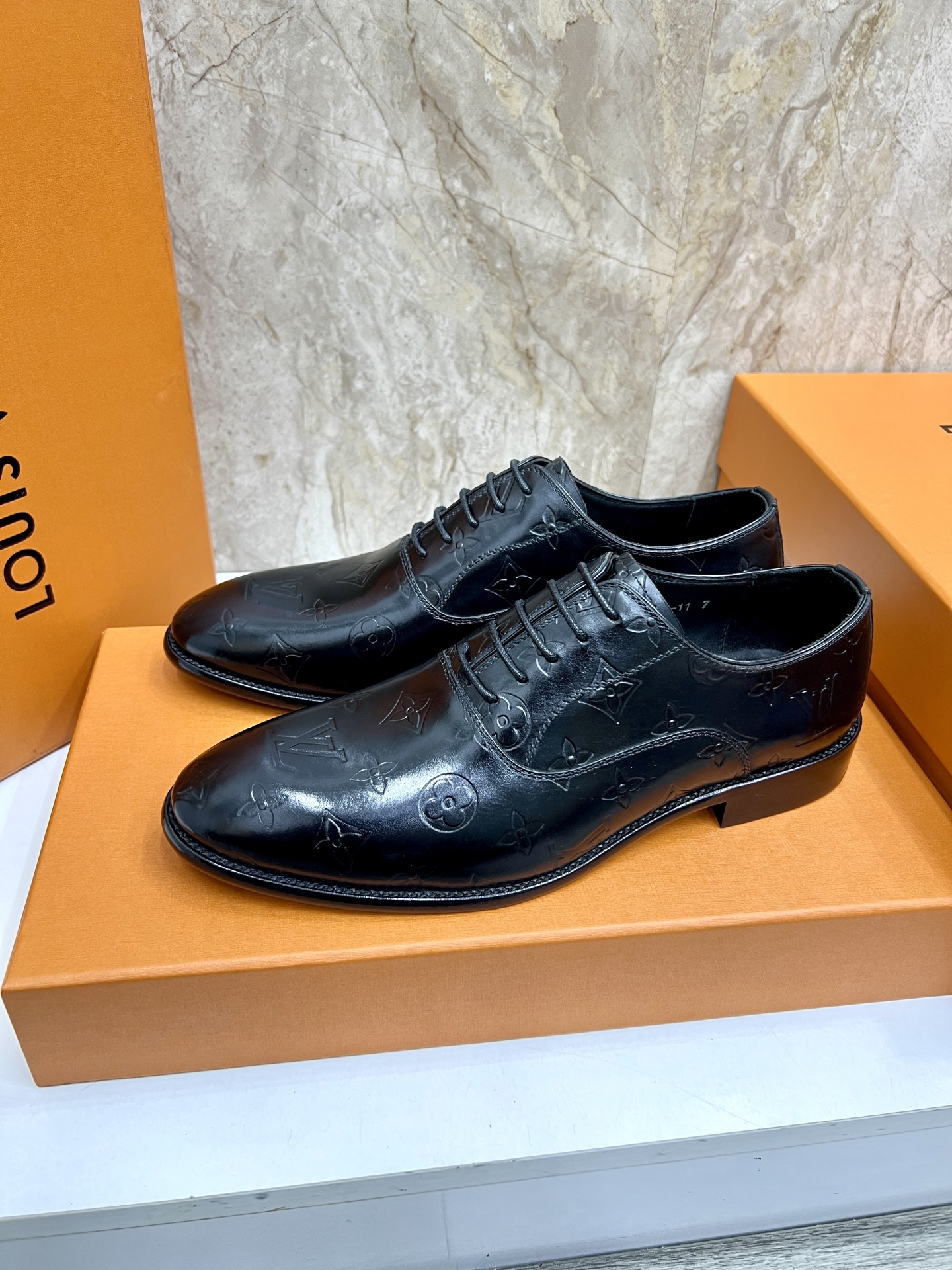 Louis Vuitton Vendome Flex Leather Oxford Shoes for Men, Monogram Detail 3 i1742488120789 402 0 1