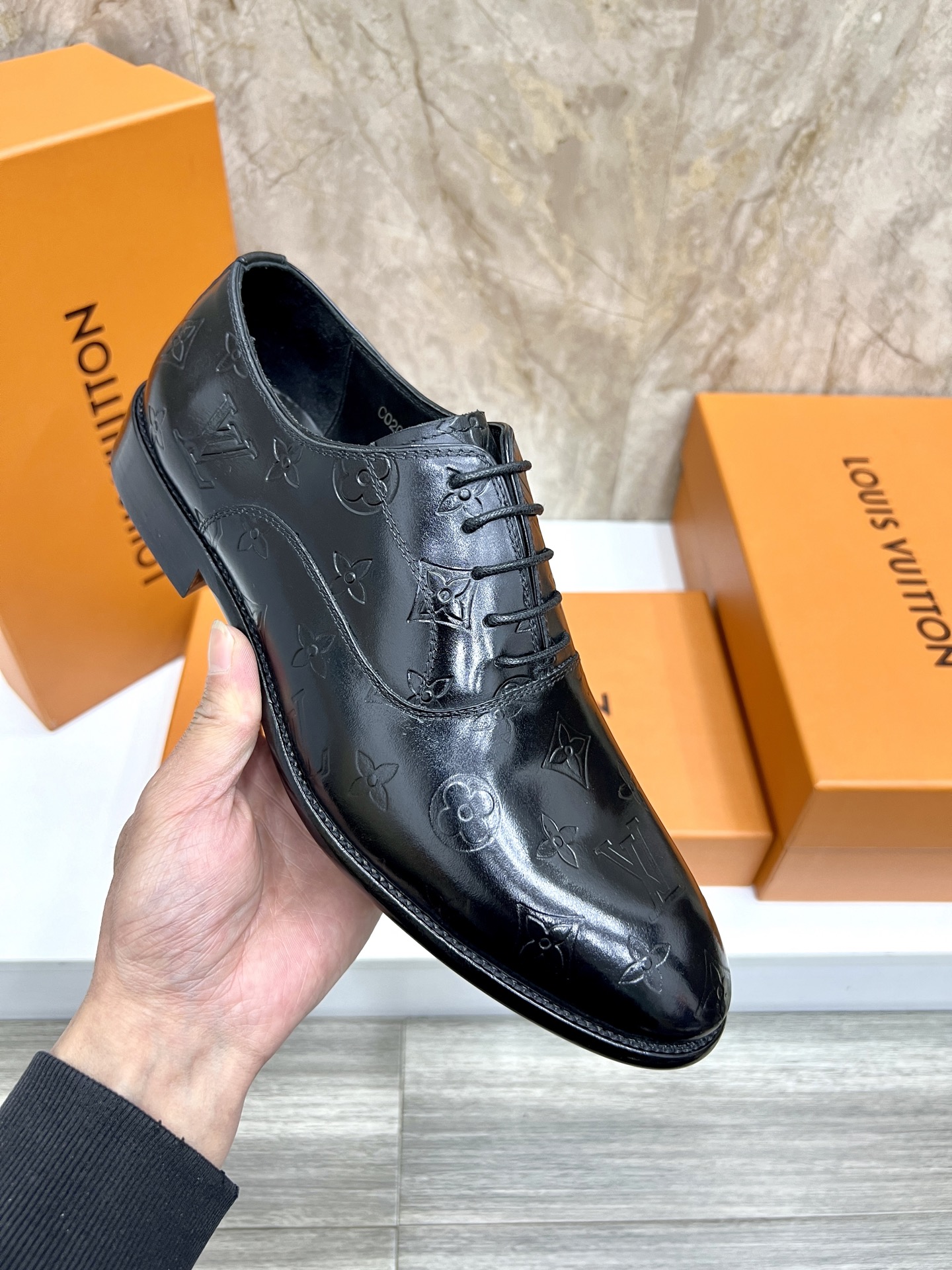 Louis Vuitton Vendome Flex Leather Oxford Shoes for Men, Monogram Detail 8 i1742488123195 9572 0 6