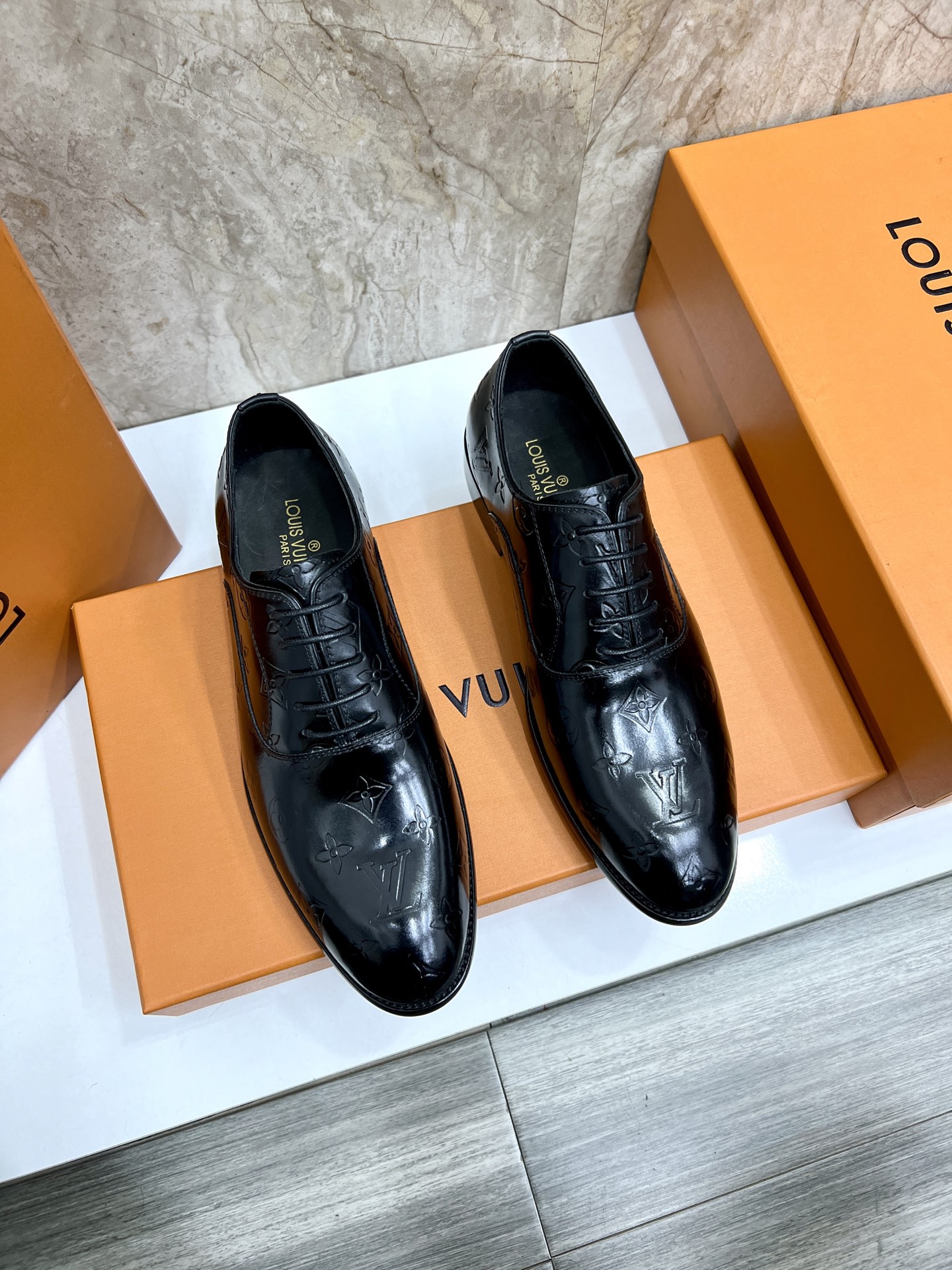 Louis Vuitton Vendome Flex Leather Oxford Shoes for Men, Monogram Detail