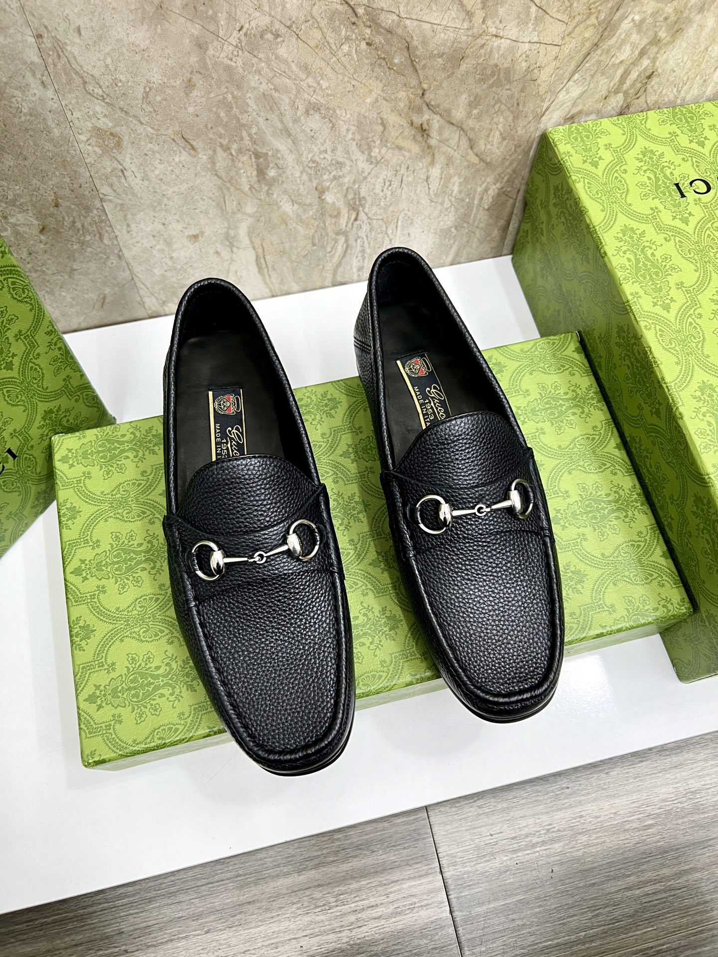 Gucci Men's Black Leather Loafers with Chain G Buckle - Elegant and Stylish 1 Gucci Men's Black Leather Loafers with Chain G Buckle - Elegant and Stylish