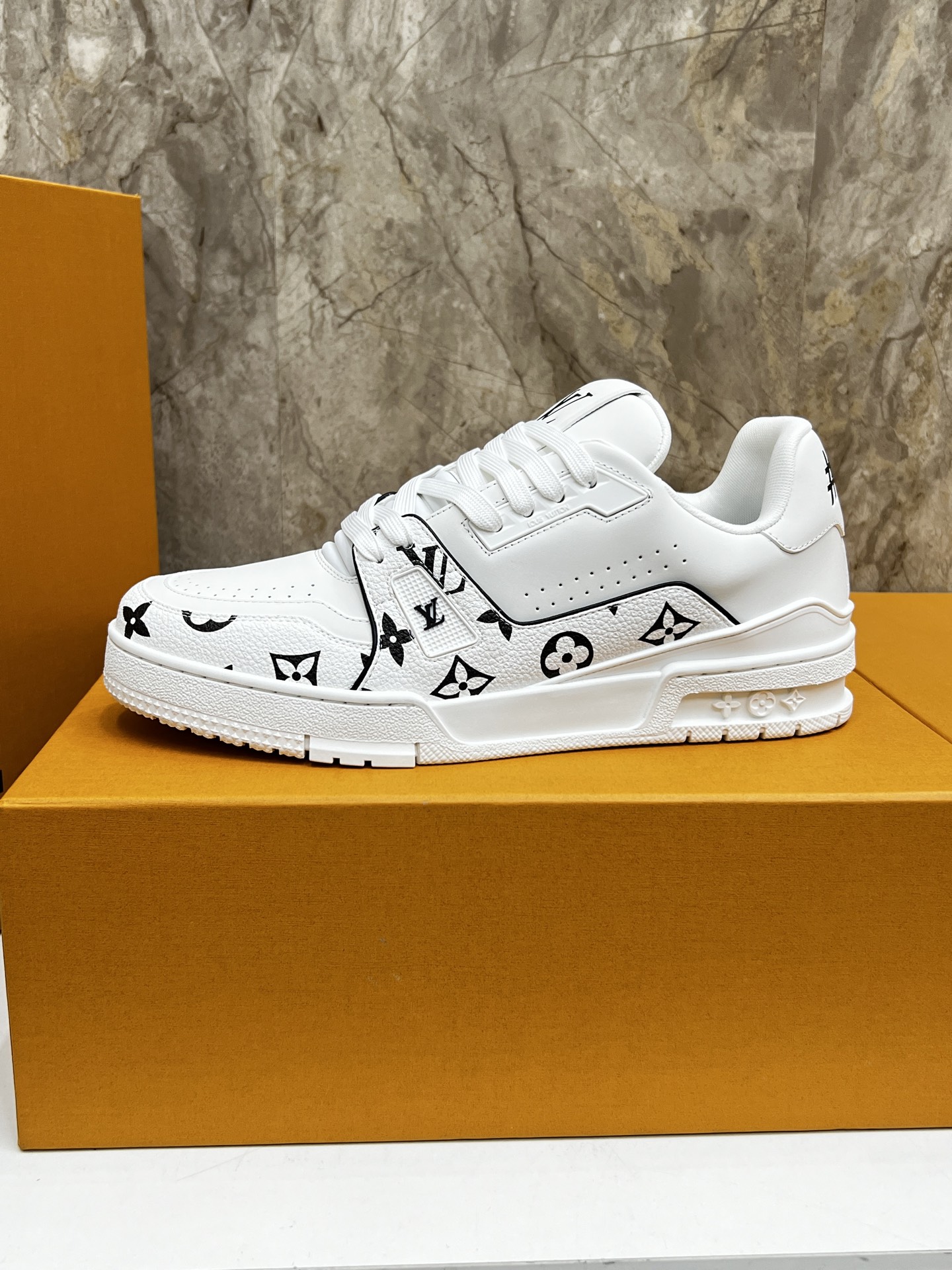 Louis Vuitton Trainer Sneakers White Leather Monogram, Men's Size 35-44 6 i1745214834970 2020 0 4