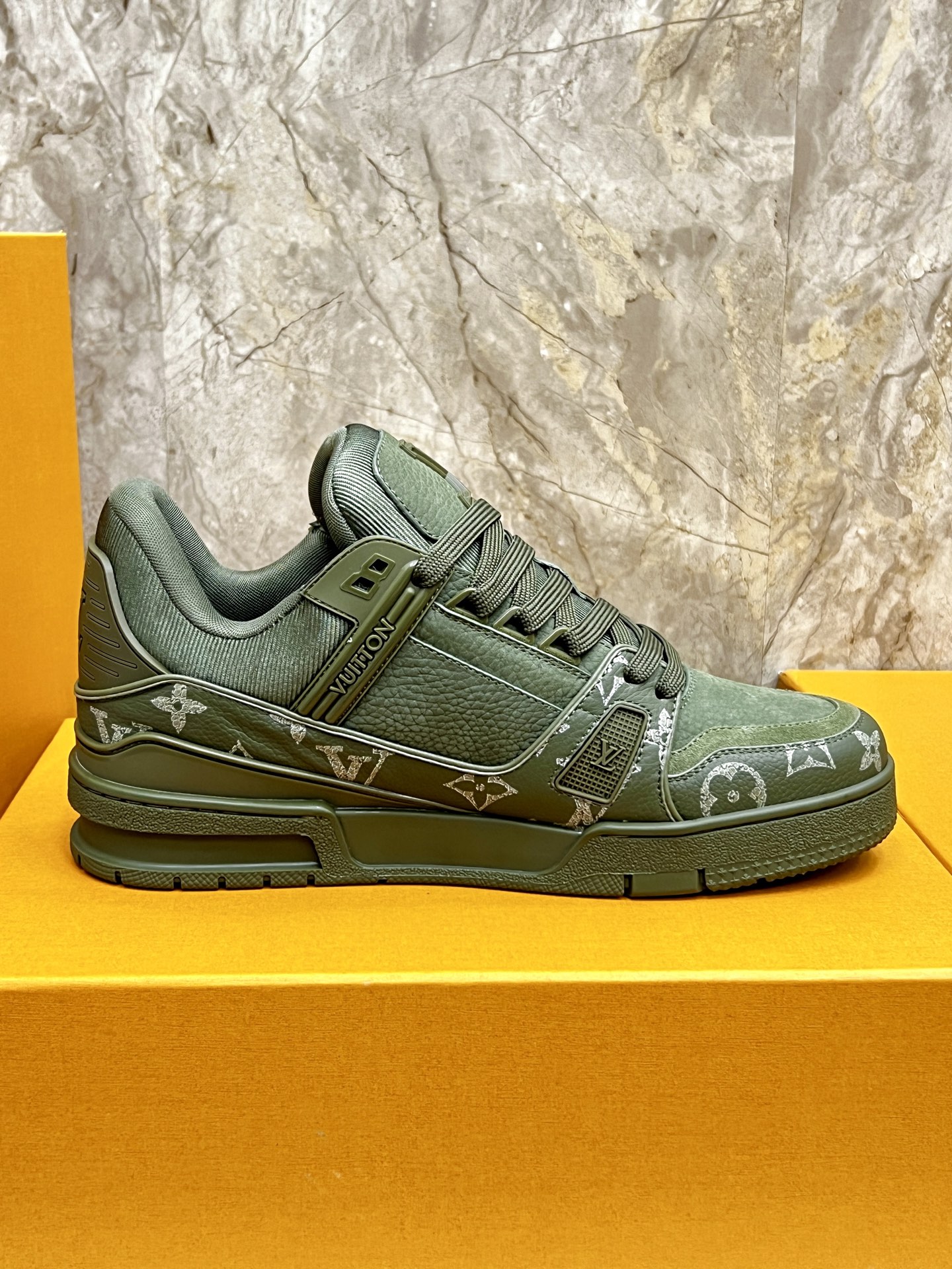 Louis Vuitton Trainer Sneakers - Stylish & Comfortable Men's Footwear 7 i1745214870849 2612 0 5
